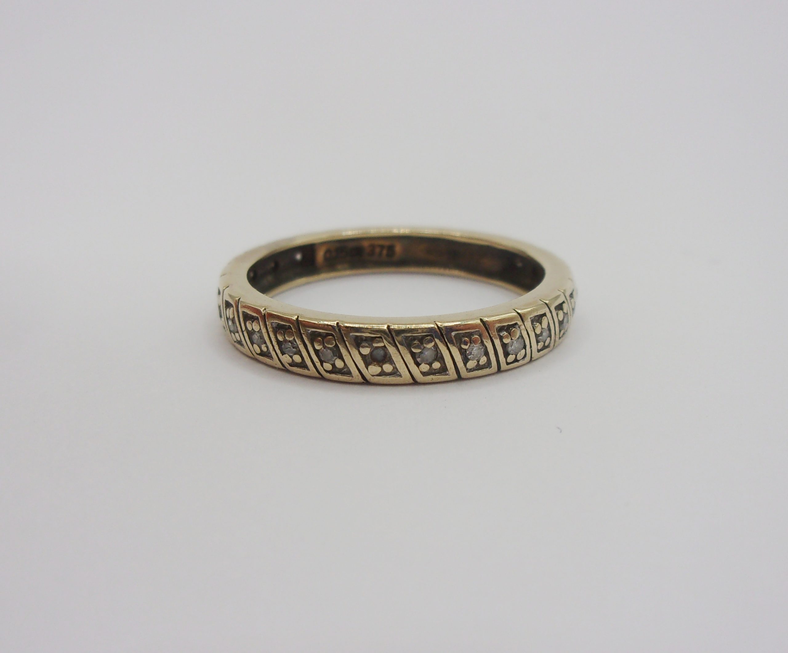 9ct Yellow Gold 0.15 CTW Diamond Eternity Ring UK Size N US 6 ½ - Image 2