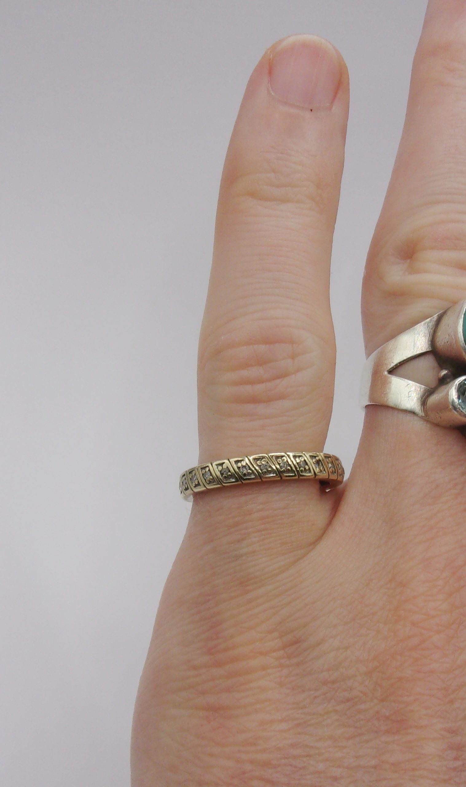 9ct Yellow Gold 0.15 CTW Diamond Eternity Ring UK Size N US 6 ½ - Image 6