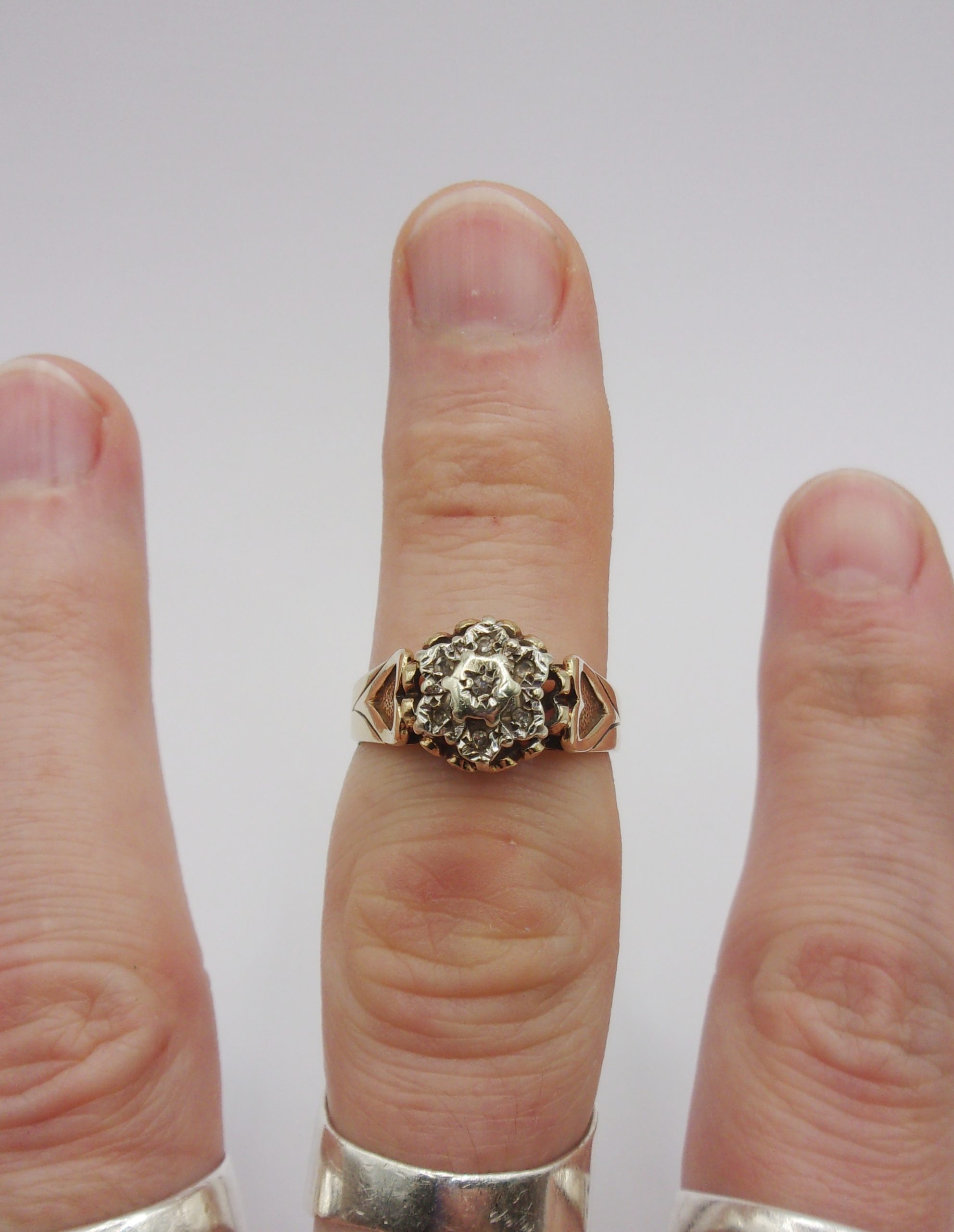 9ct Yellow Gold Sapphire & Diamond Flower-Head Ring UK Size Q US 8 - Image 7