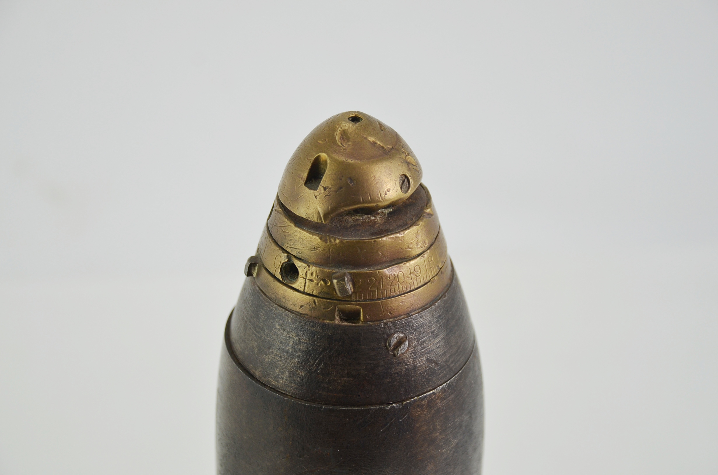 WW1 German Artillery Shell with Fuse Timer - Image 2