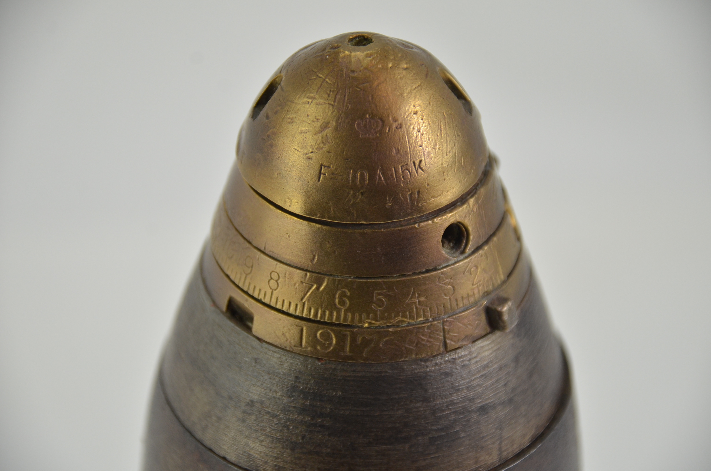 WW1 German Artillery Shell with Fuse Timer - Image 3
