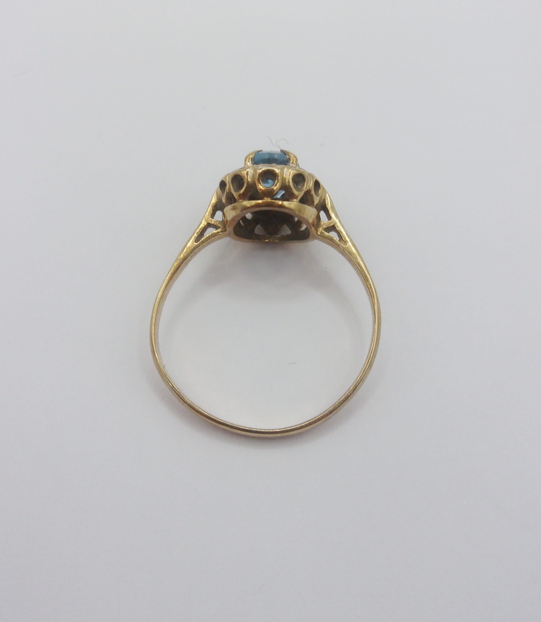 9ct Yellow Gold Blue Topaz & Diamond Flower Head Ring UK Size N US 6 ½ - Image 5