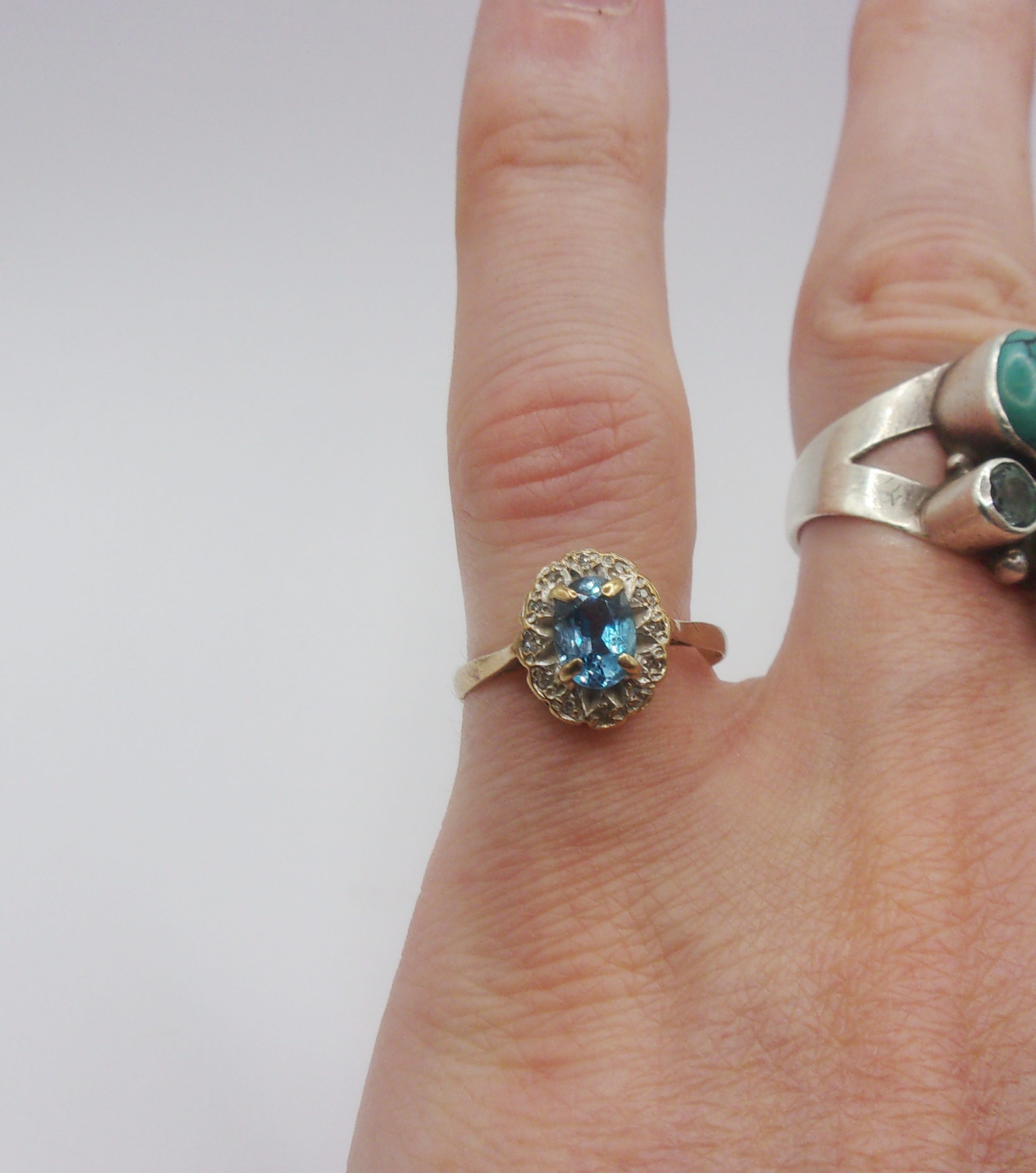 9ct Yellow Gold Blue Topaz & Diamond Flower Head Ring UK Size N US 6 ½ - Image 6