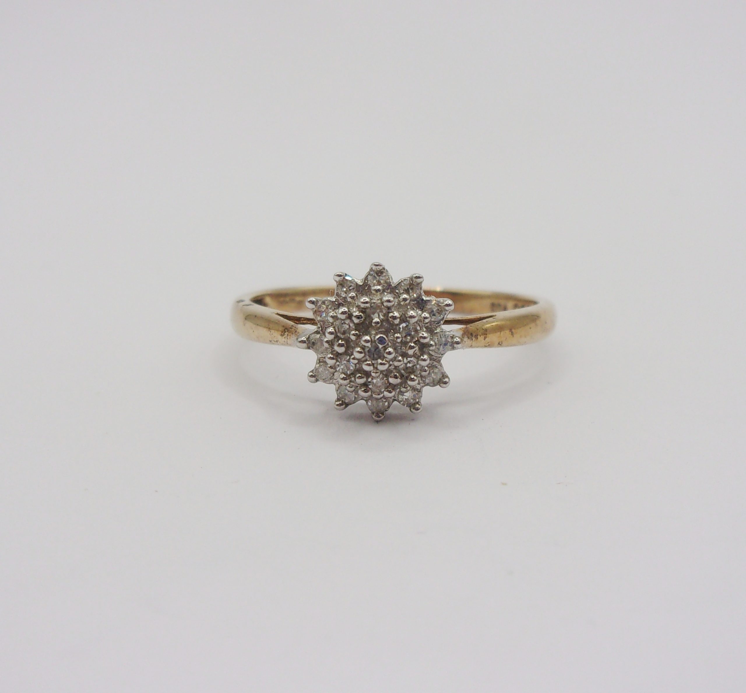 9ct Yellow Gold .10CTW Diamond Cluster Ring UK Size P US 7 ½