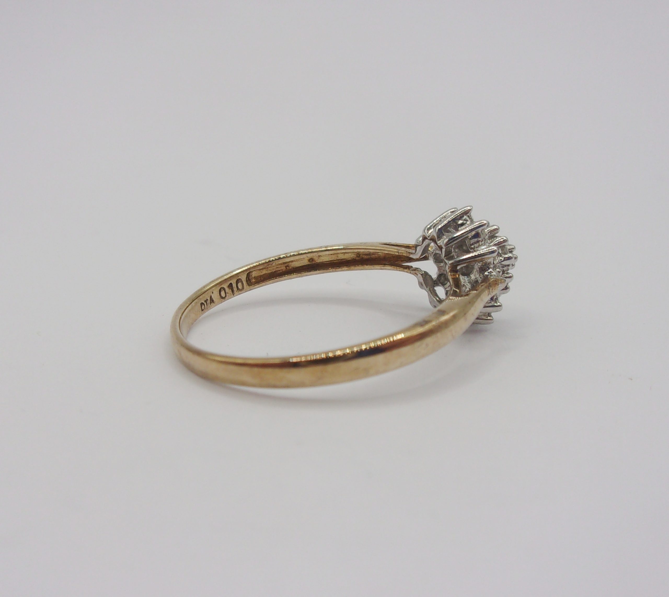 9ct Yellow Gold .10CTW Diamond Cluster Ring UK Size P US 7 ½ - Image 3