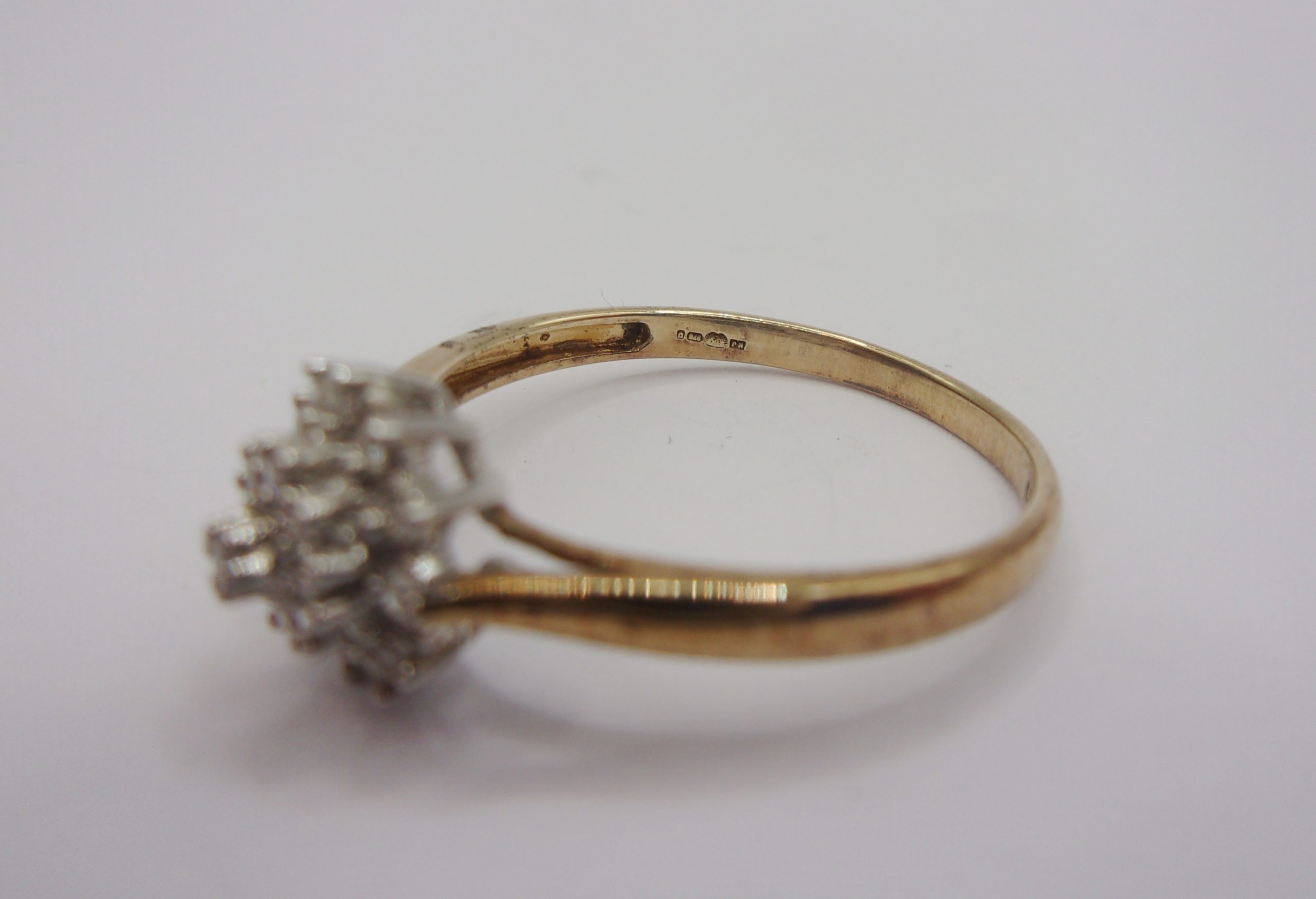 9ct Yellow Gold .10CTW Diamond Cluster Ring UK Size P US 7 ½ - Image 5
