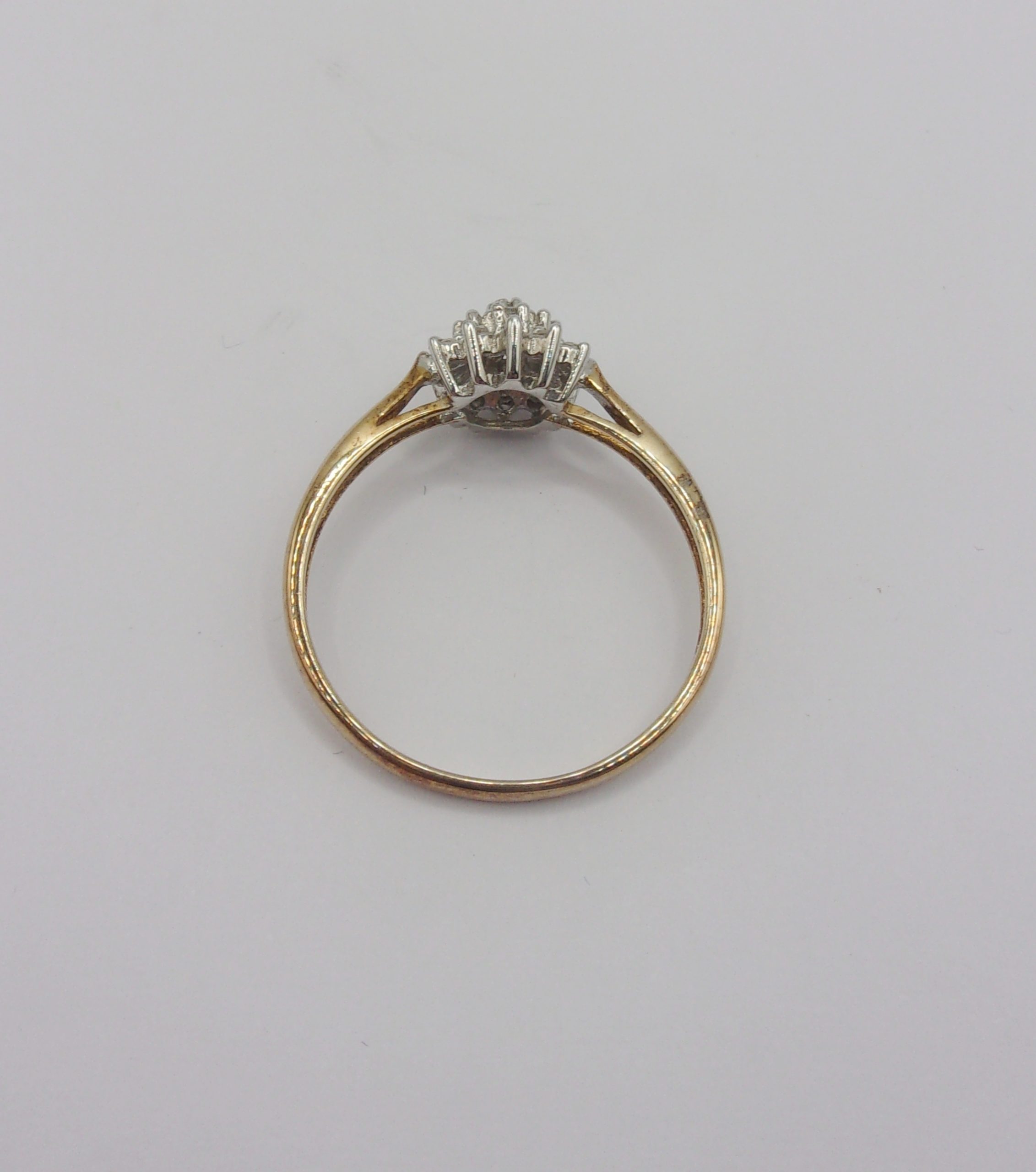 9ct Yellow Gold .10CTW Diamond Cluster Ring UK Size P US 7 ½ - Image 6