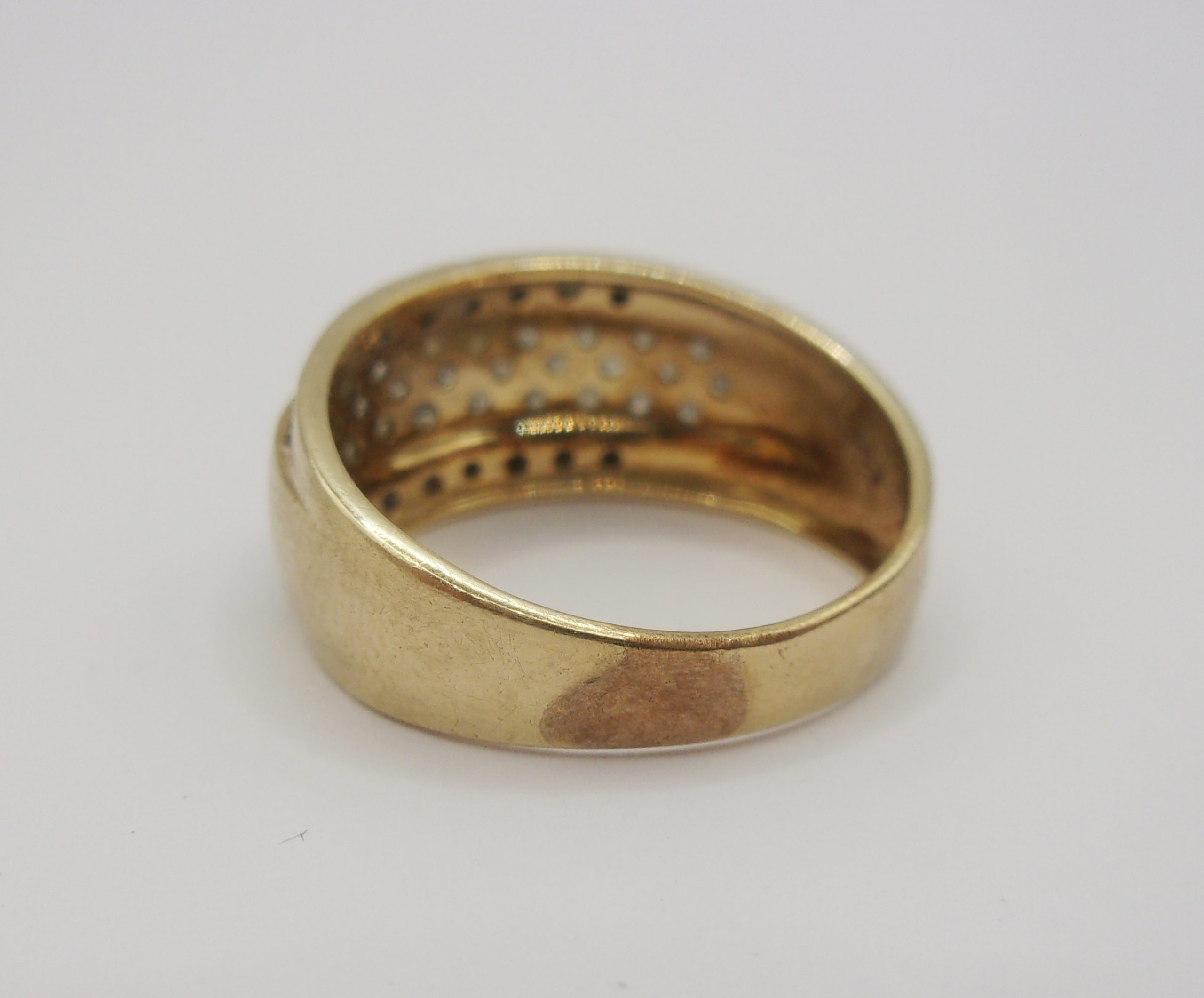 9ct Yellow Gold .33 CTW Black & White Diamond Ring UK Size P US 7 ½ - Image 4
