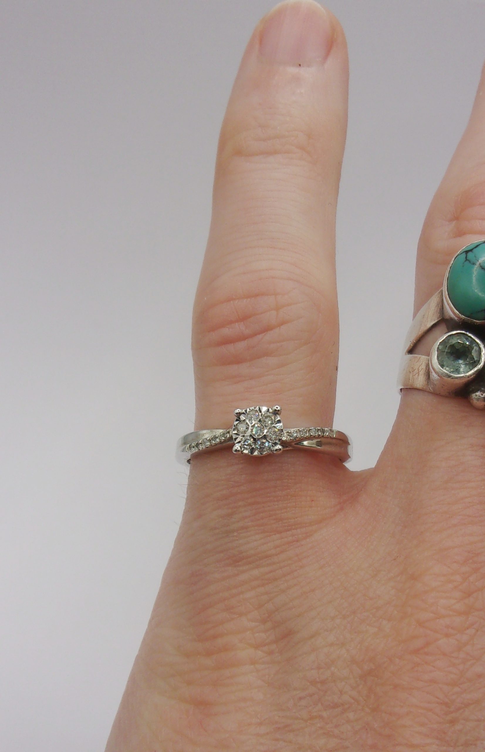 9ct White Gold .10CTW Diamond Ring UK Size O US 7 - Image 6