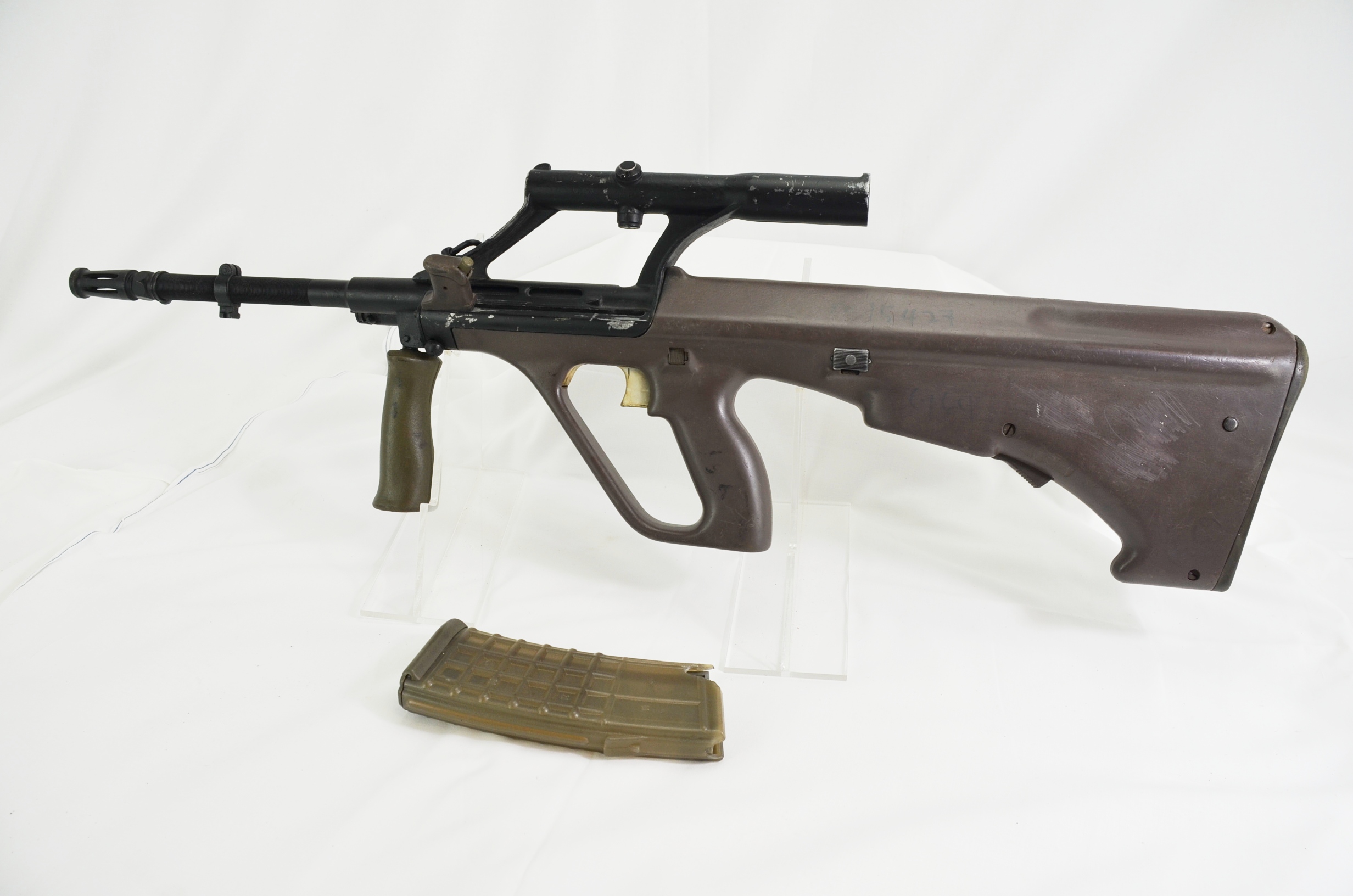 Steyr AUG Austrian Assault Rifle (Deactivated) - Image 13