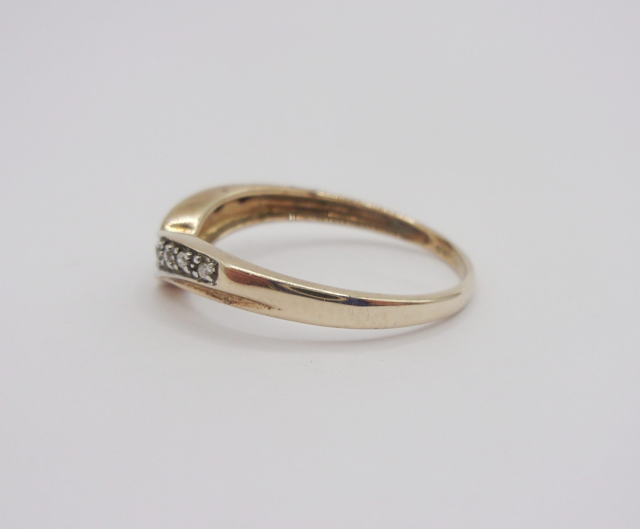 9ct Yellow Gold Diamond Wishbone Ring UK Size N+ US 6 ¾ - Image 2