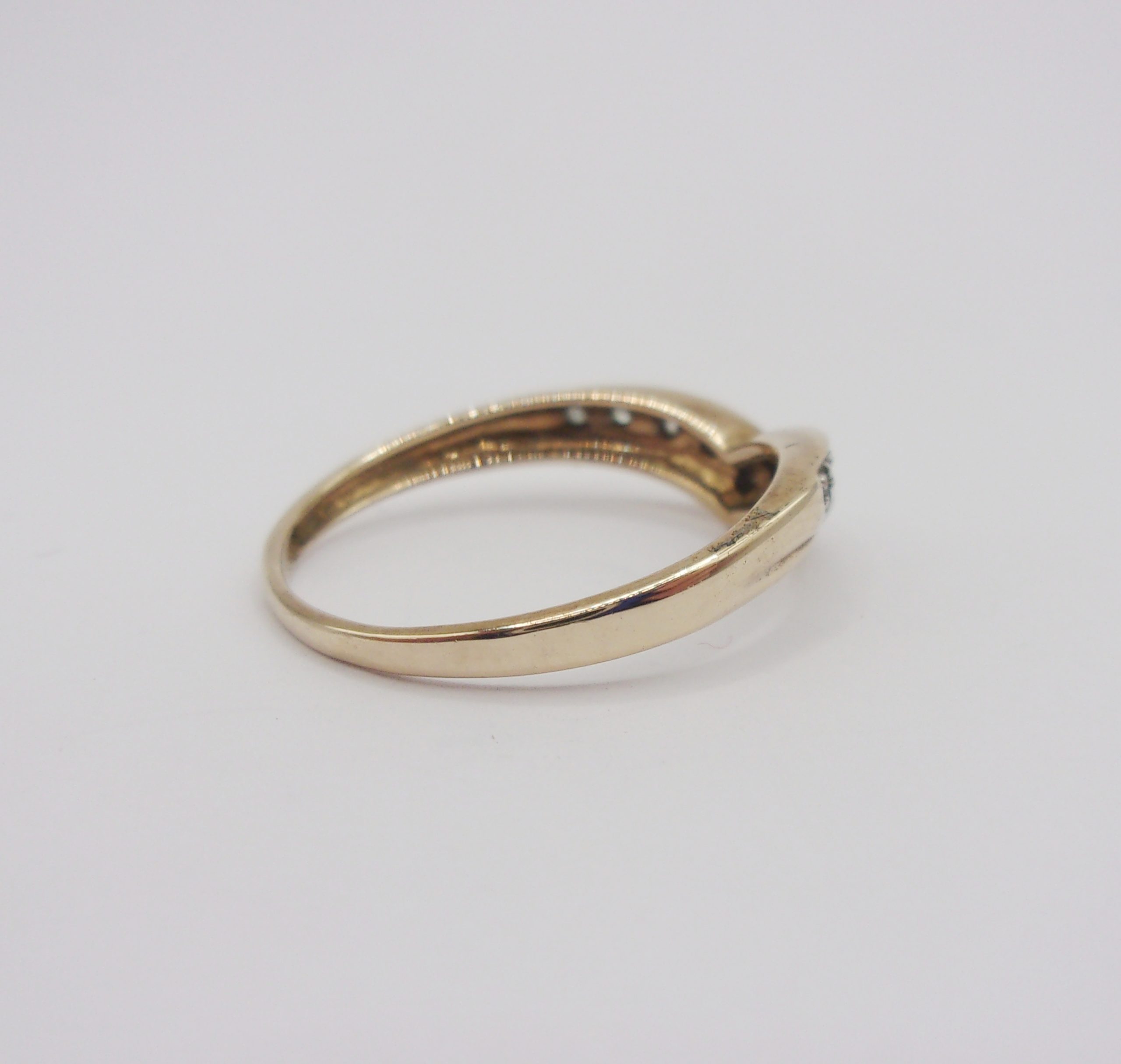 9ct Yellow Gold Diamond Wishbone Ring UK Size N+ US 6 ¾ - Image 3
