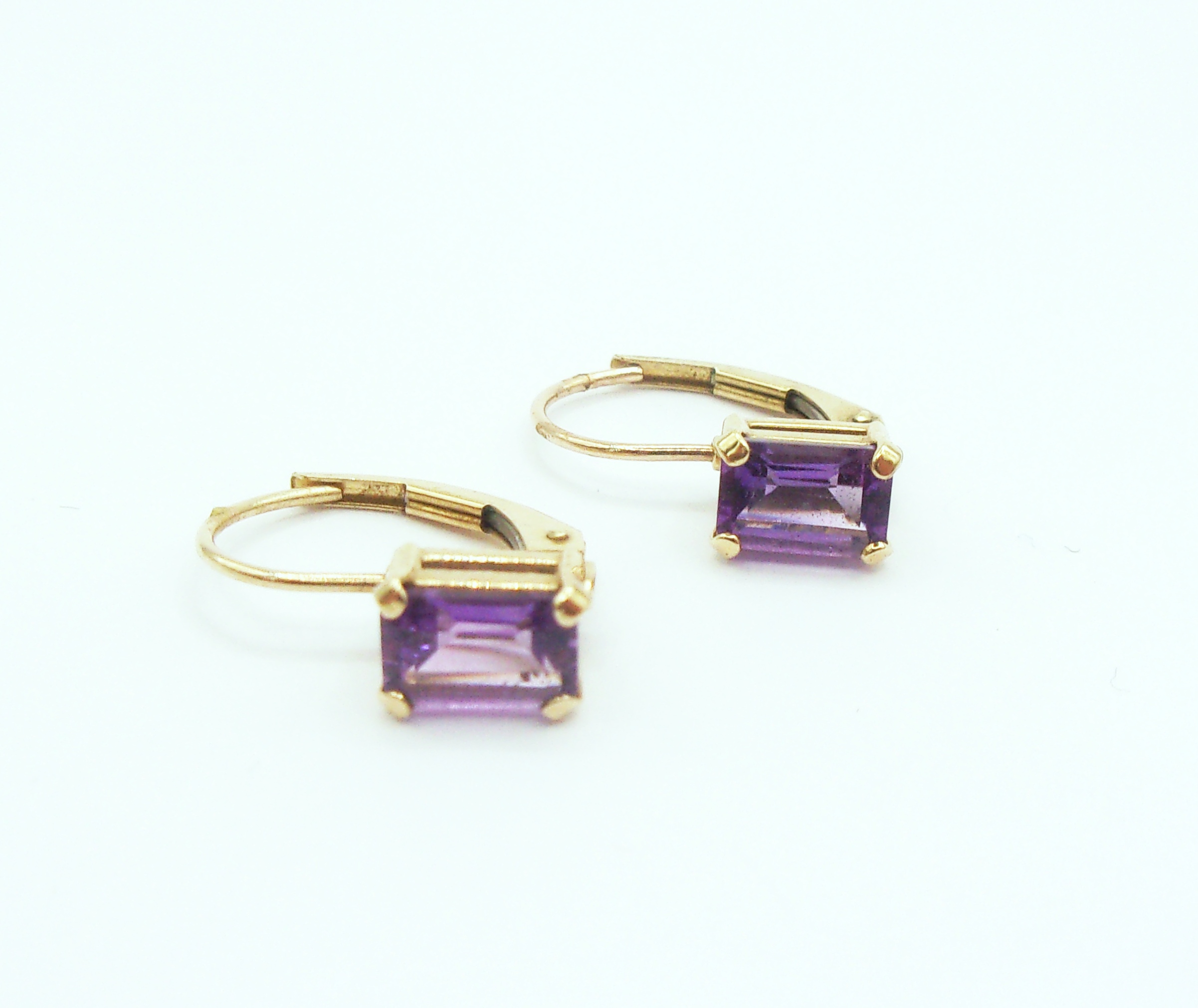 Pair of 10ct Yellow Gold Amethyst Earrings - Image 3