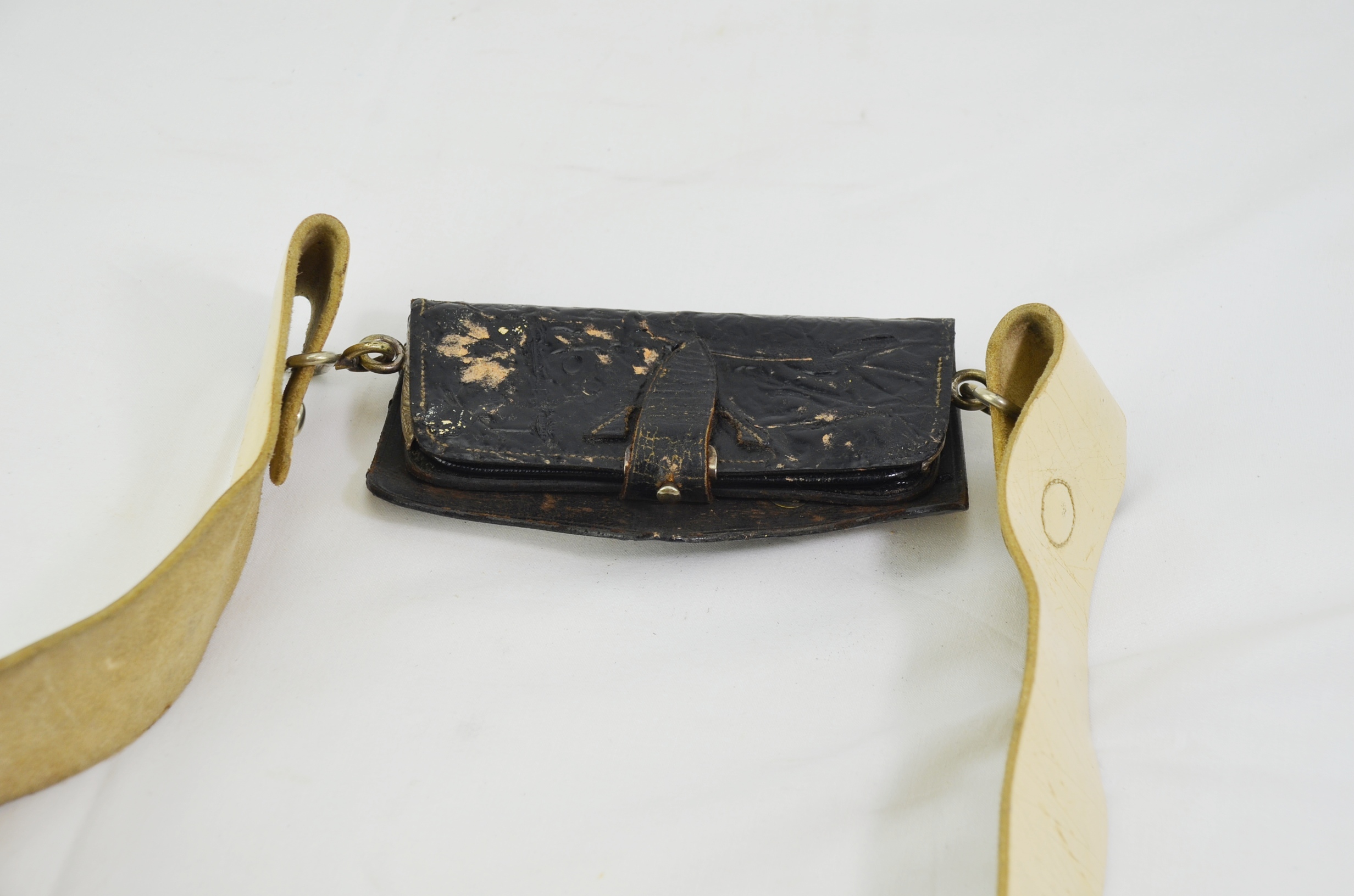 Victorian Royal Artillery Officer’s Undress Cross Belt and Pouch - Image 4
