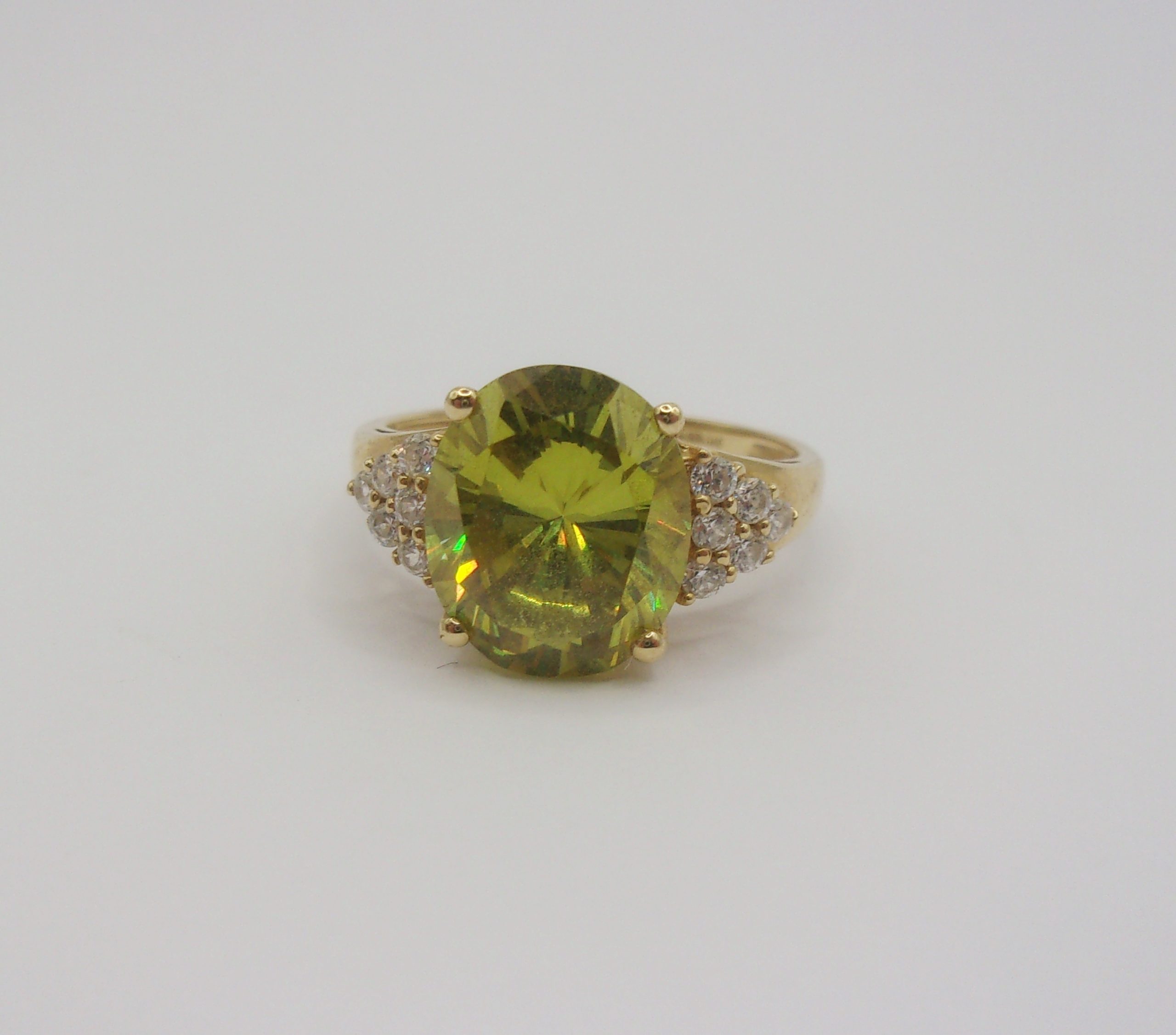 14ct Yellow Gold Peridot & Cubic Zirconia Ring UK Size S US 9