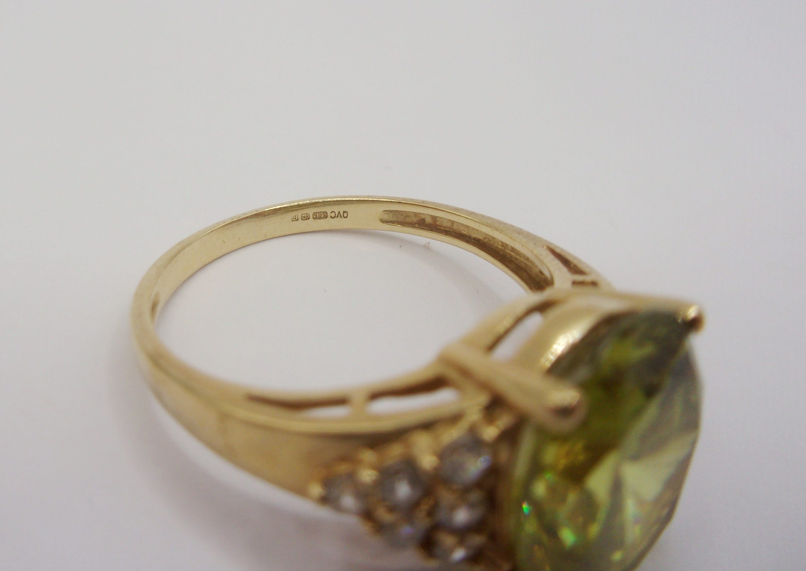 14ct Yellow Gold Peridot & Cubic Zirconia Ring UK Size S US 9 - Image 4