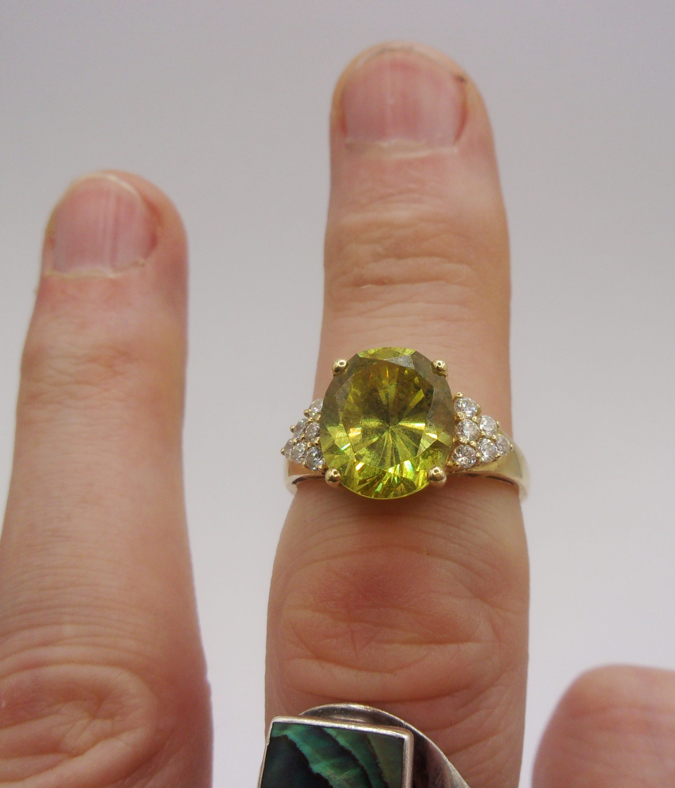 14ct Yellow Gold Peridot & Cubic Zirconia Ring UK Size S US 9 - Image 6