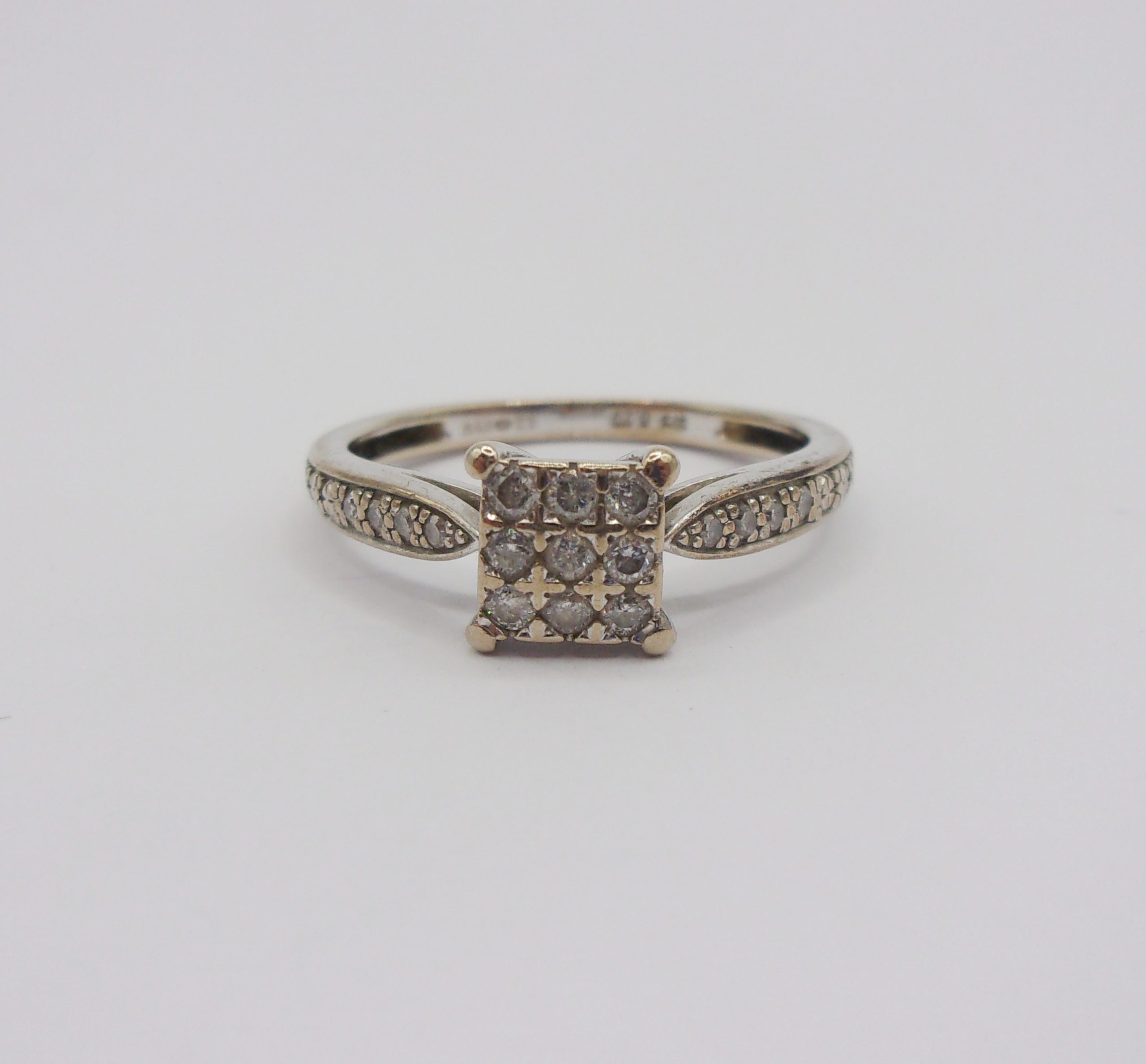 9ct White Gold Diamond Ring UK Size M+ US 6 ¼