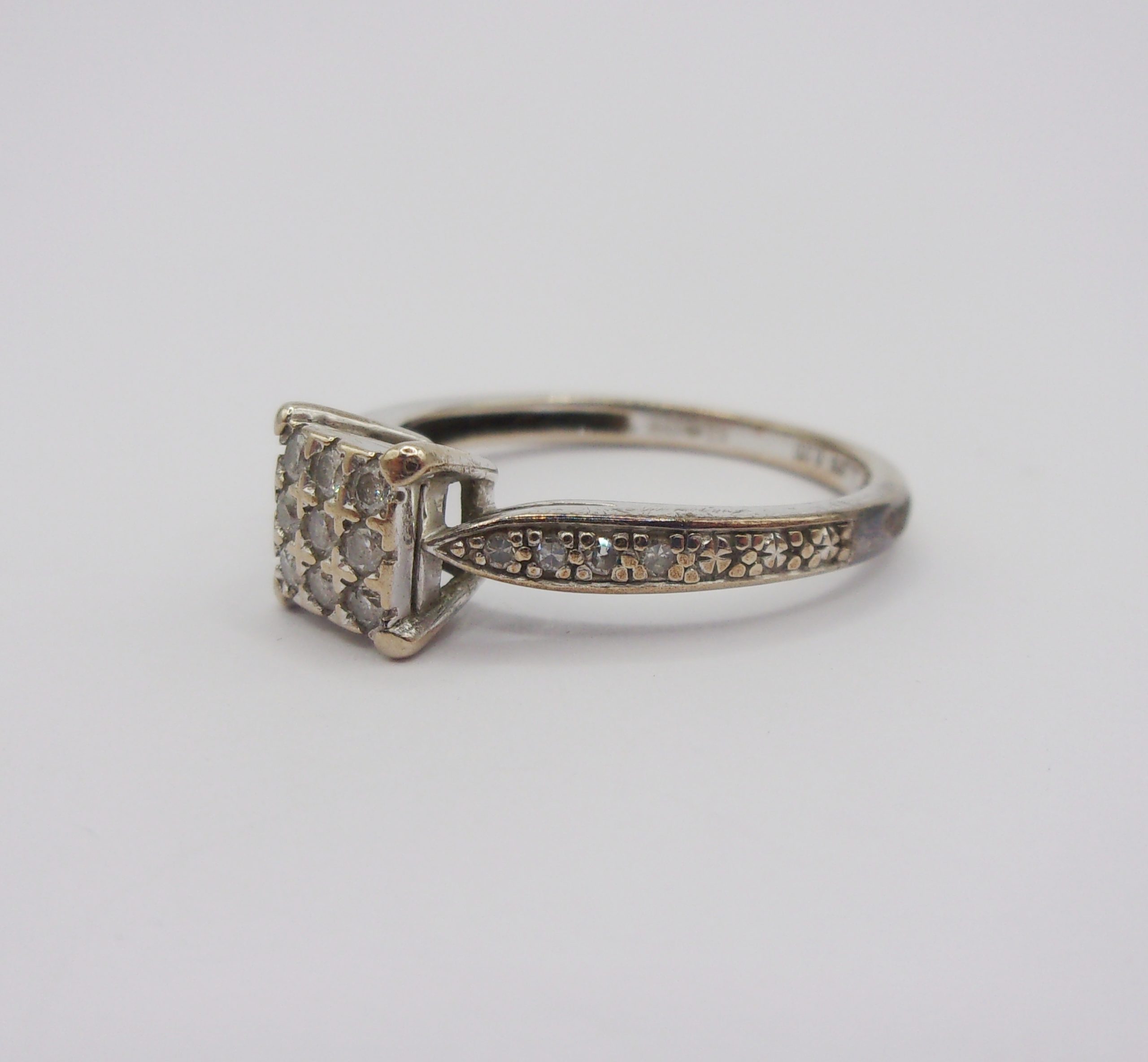 9ct White Gold Diamond Ring UK Size M+ US 6 ¼ - Image 2