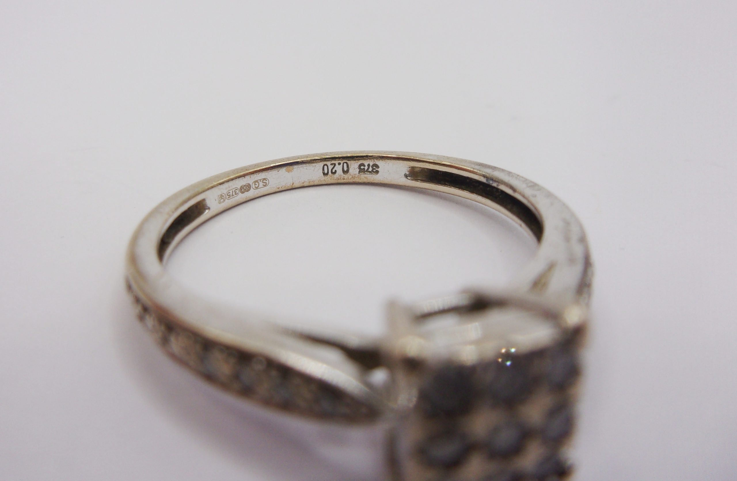 9ct White Gold Diamond Ring UK Size M+ US 6 ¼ - Image 4