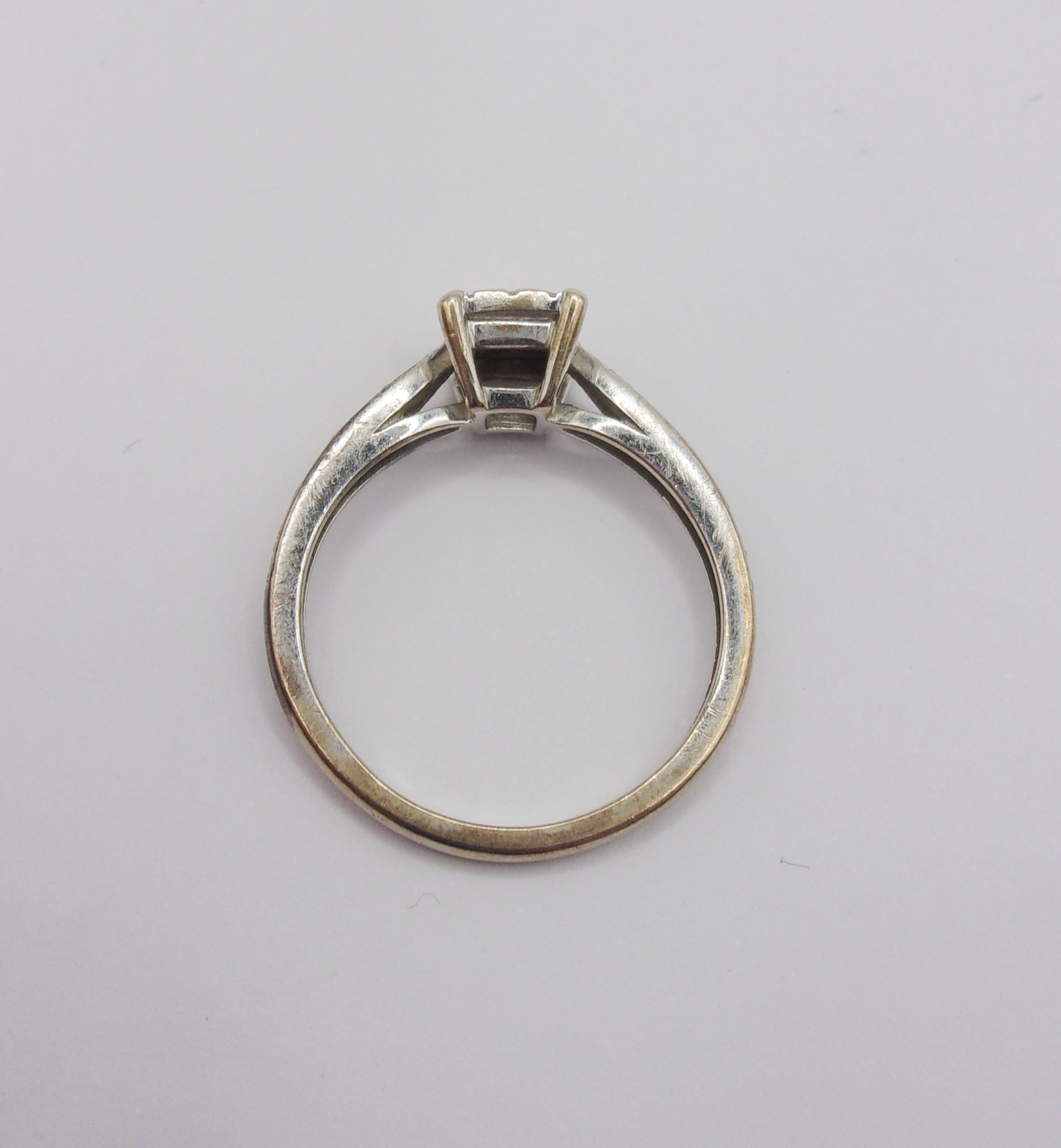 9ct White Gold Diamond Ring UK Size M+ US 6 ¼ - Image 5