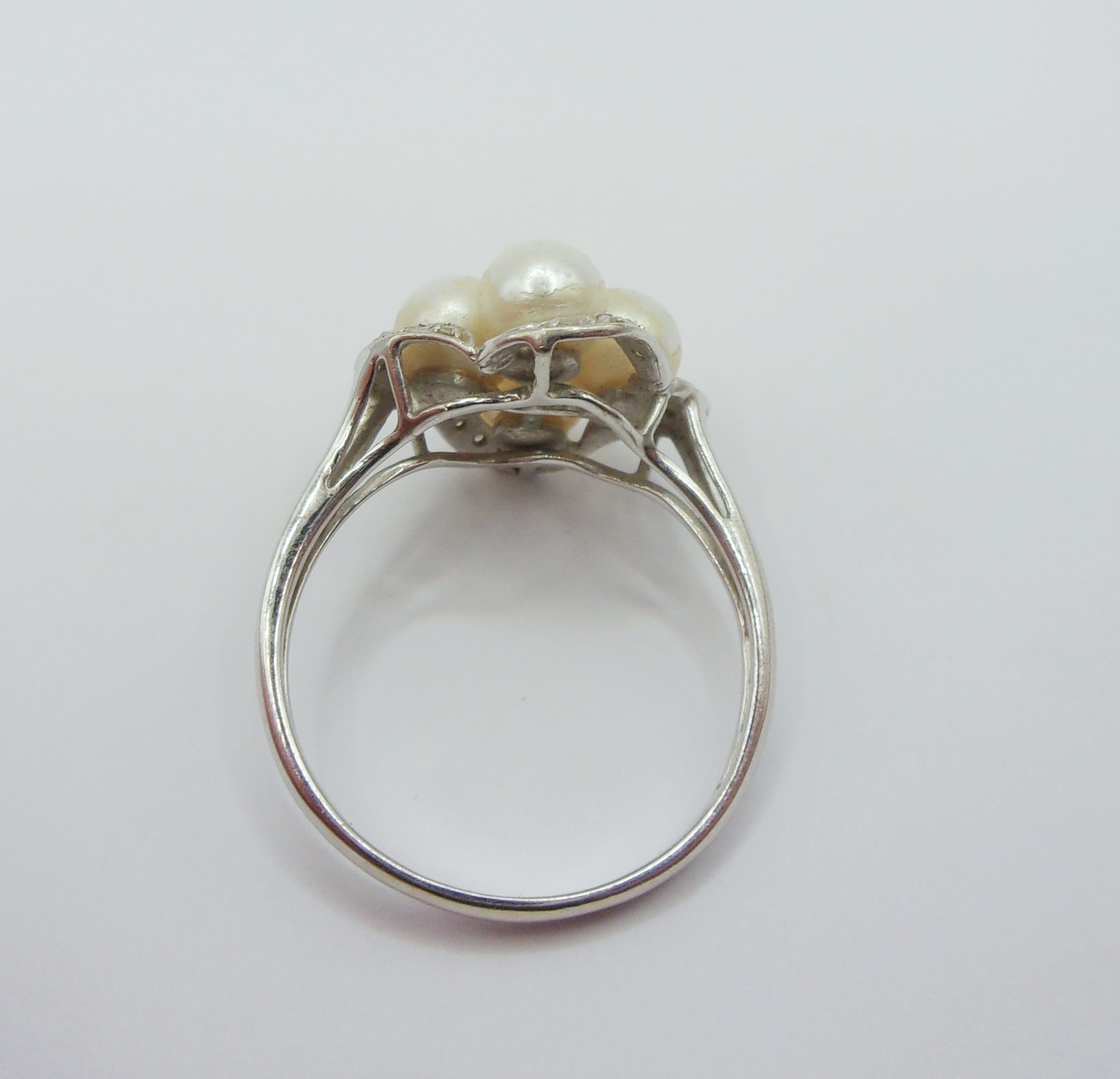 14ct White Gold Pearl & Cubic Zirconia Cluster Ring UK Size T+ US 10 - Image 5