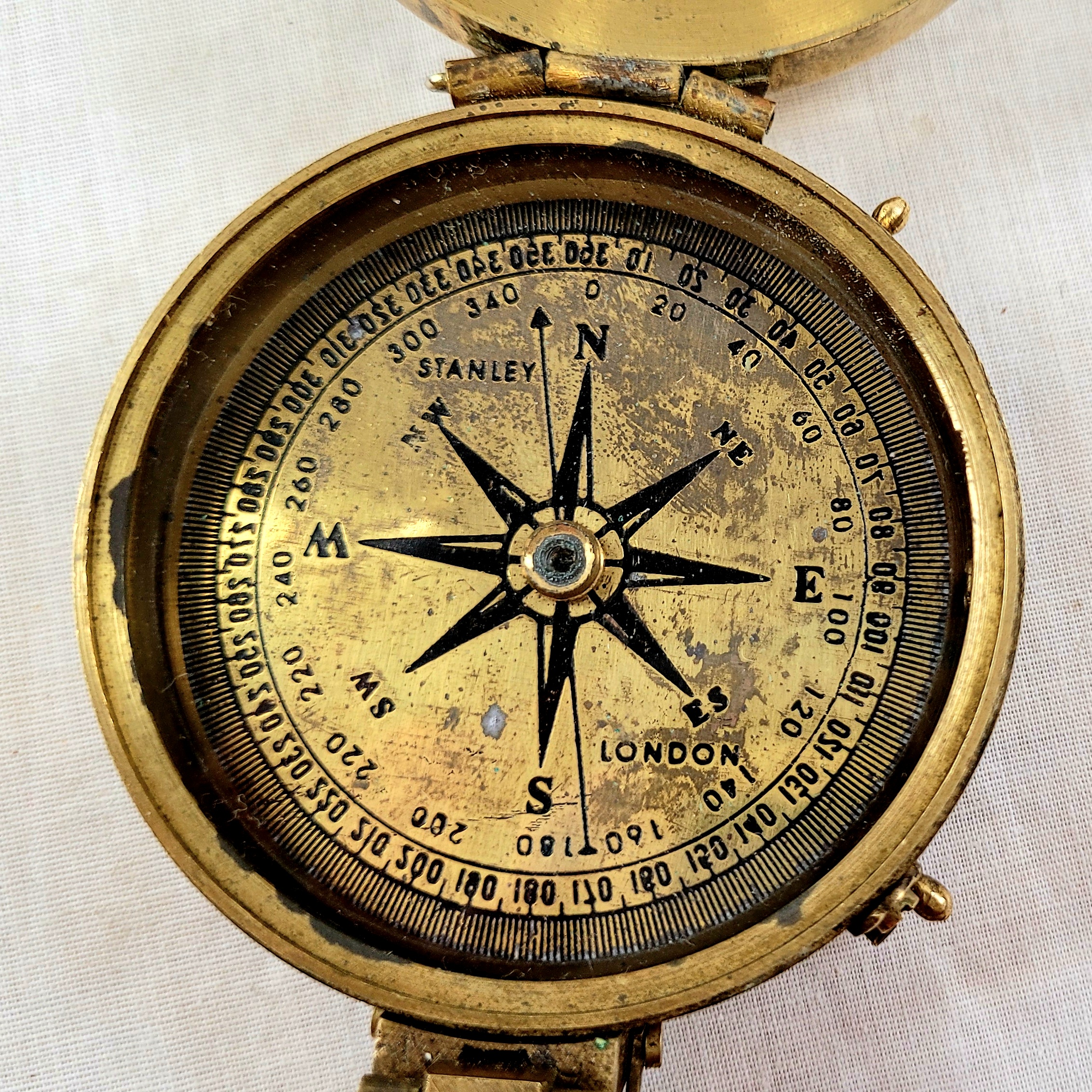 Vintage Cased Stanley Brass Prismatic Compass - Image 4
