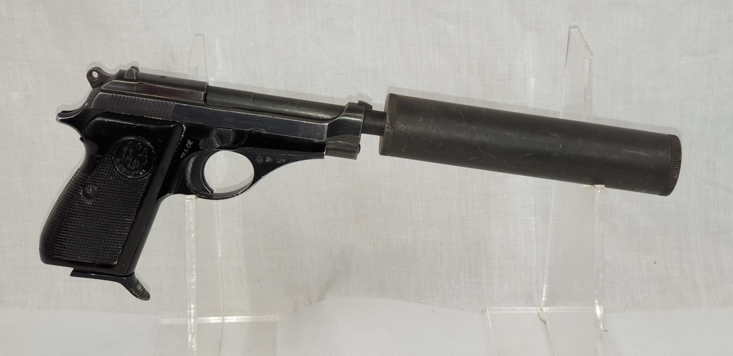 Cold War Era Beretta Semi-Automatic pistol with Silencer in .22 l.r.