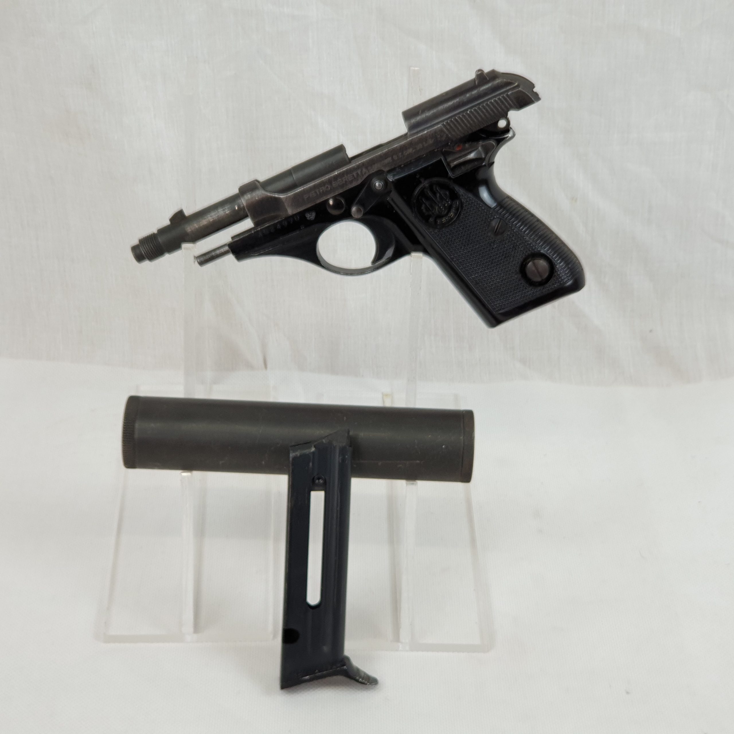 Cold War Era Beretta Semi-Automatic pistol with Silencer in .22 l.r. - Image 8