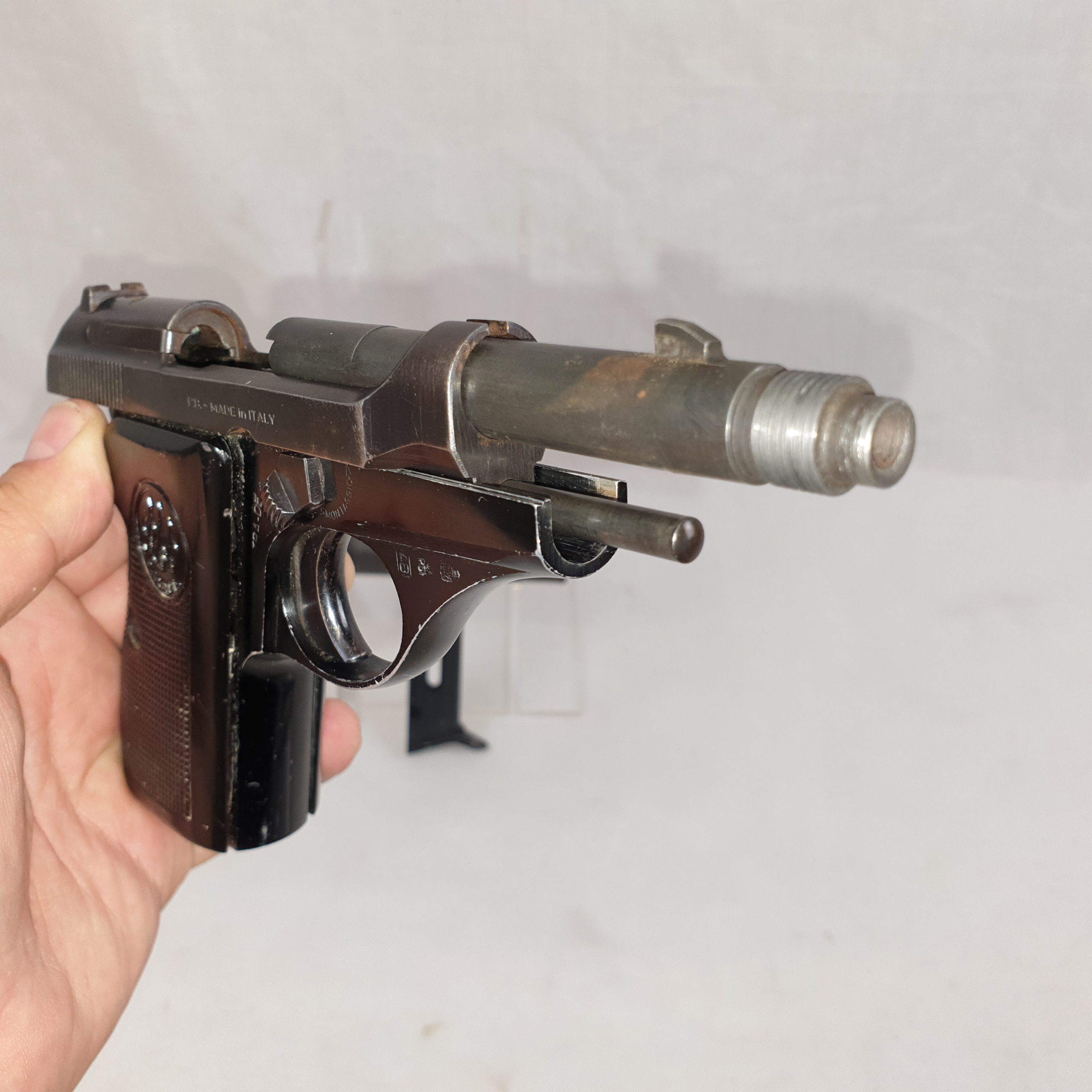 Cold War Era Beretta Semi-Automatic pistol with Silencer in .22 l.r. - Image 6