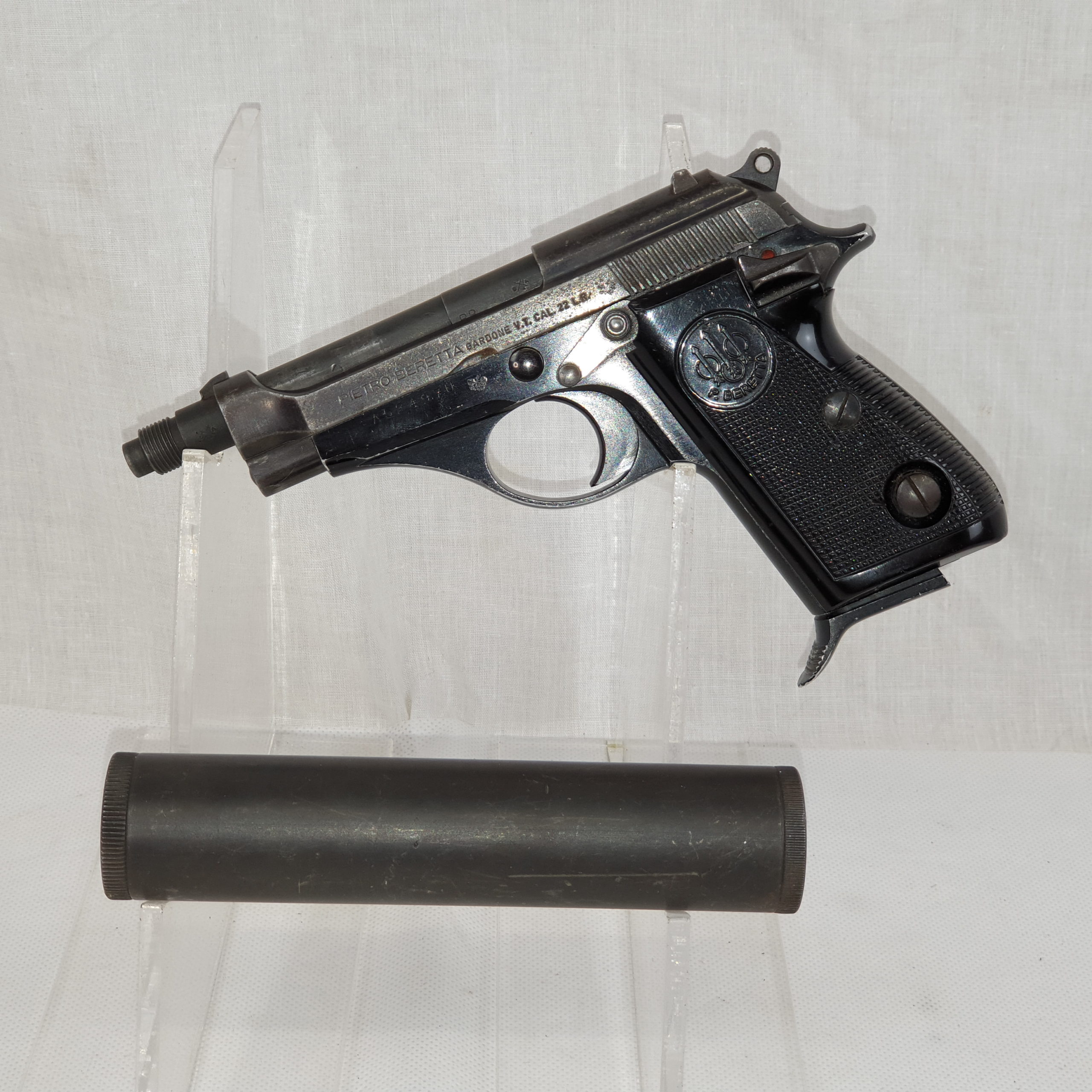 Cold War Era Beretta Semi-Automatic pistol with Silencer in .22 l.r. - Image 10