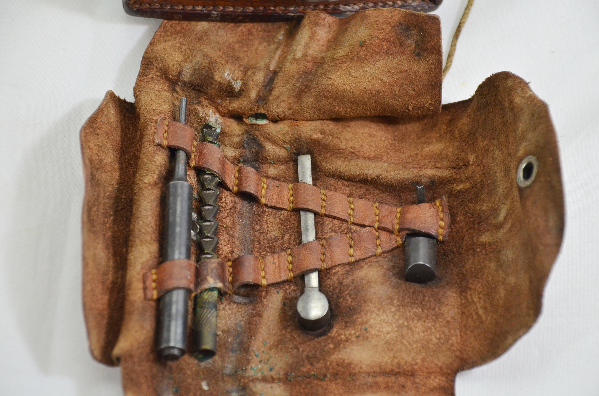 Original WW2 MG34 Field Tool kit In Leather Case - Image 3