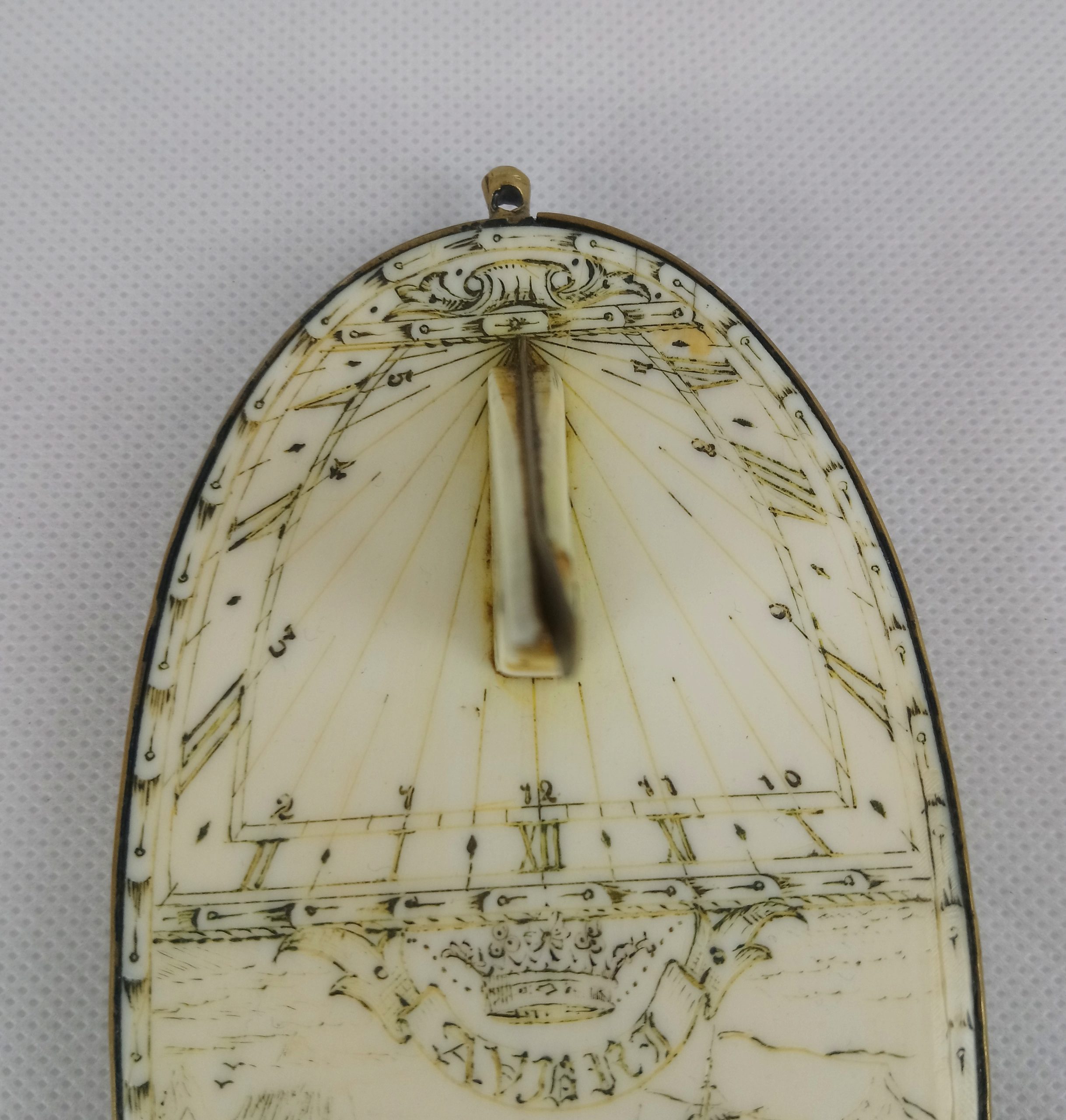Early 18th Century Scrimshaw Sundial Attributed To Thomas Tuttell - Image 5