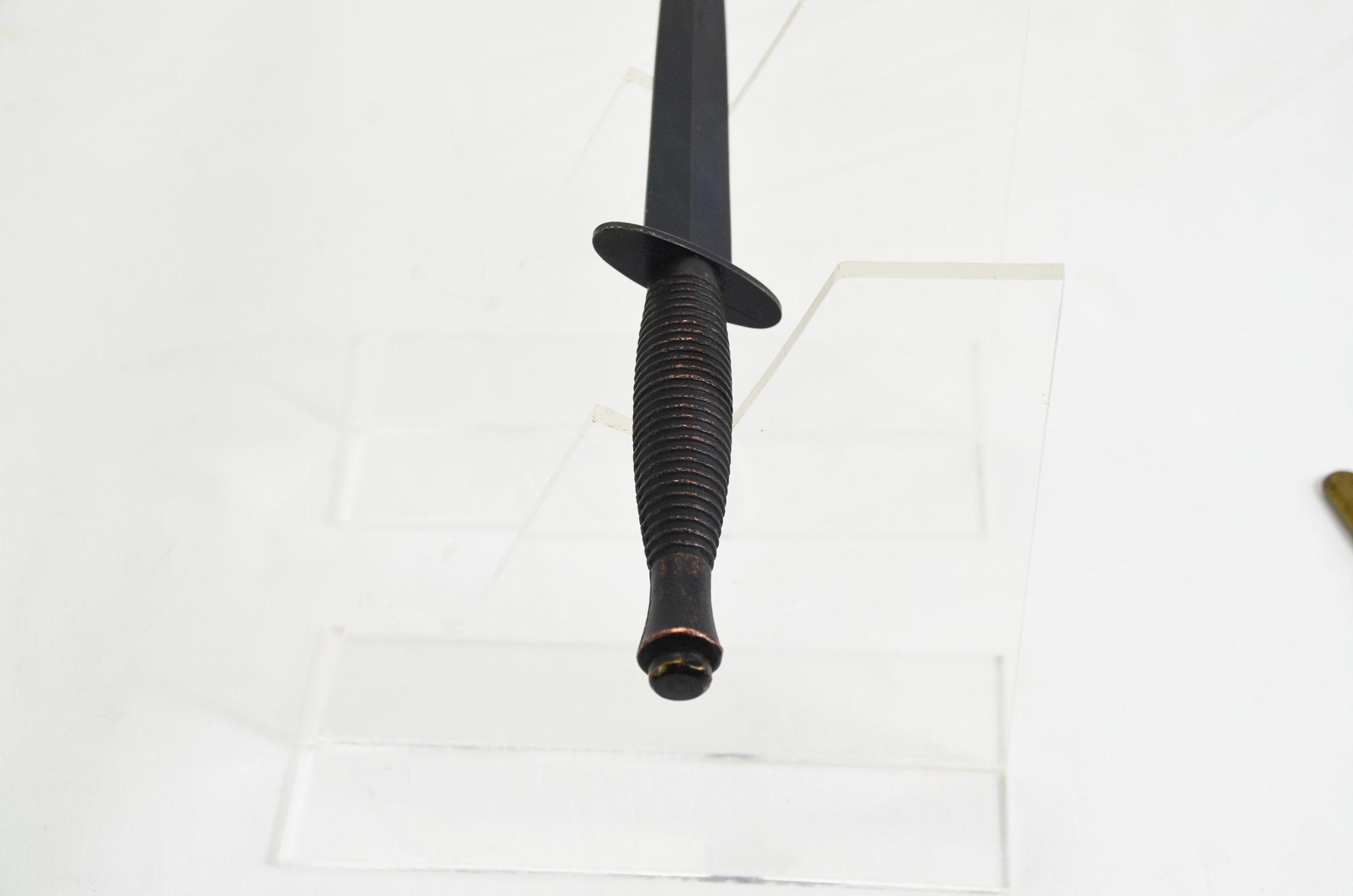 WW2 Third Pattern Fairbairn-Sykes Fighting Knife - Image 5