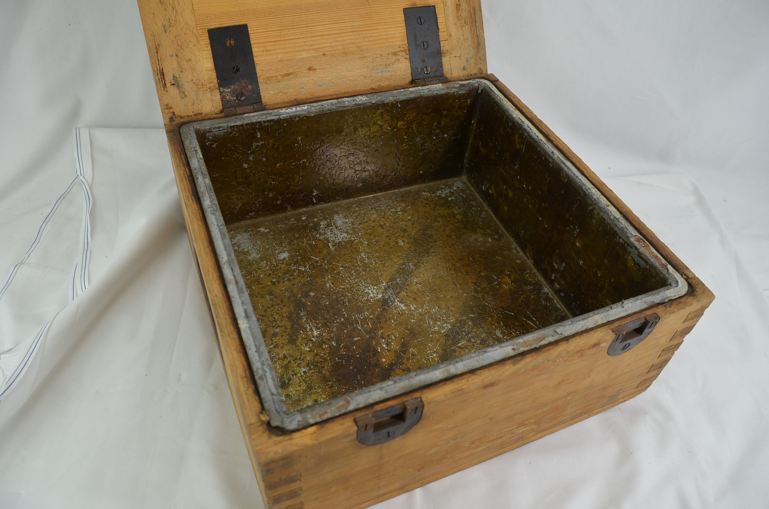 WW2 German Third Reich Lead Lined Artillery Fuze Box - Image 2