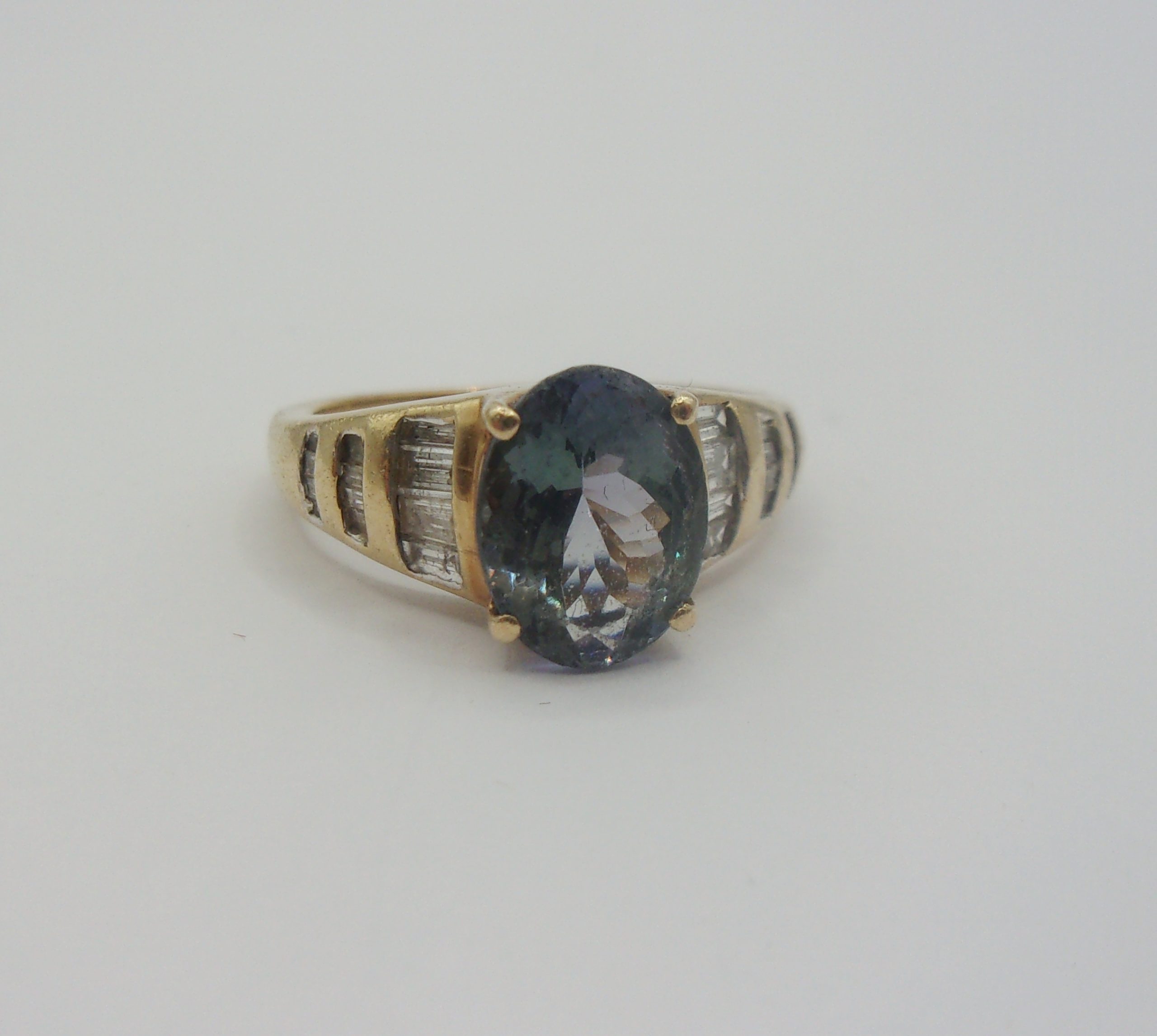 9ct Yellow Gold Aquamarine & Diamond Ring UK Size K US 5 ¼