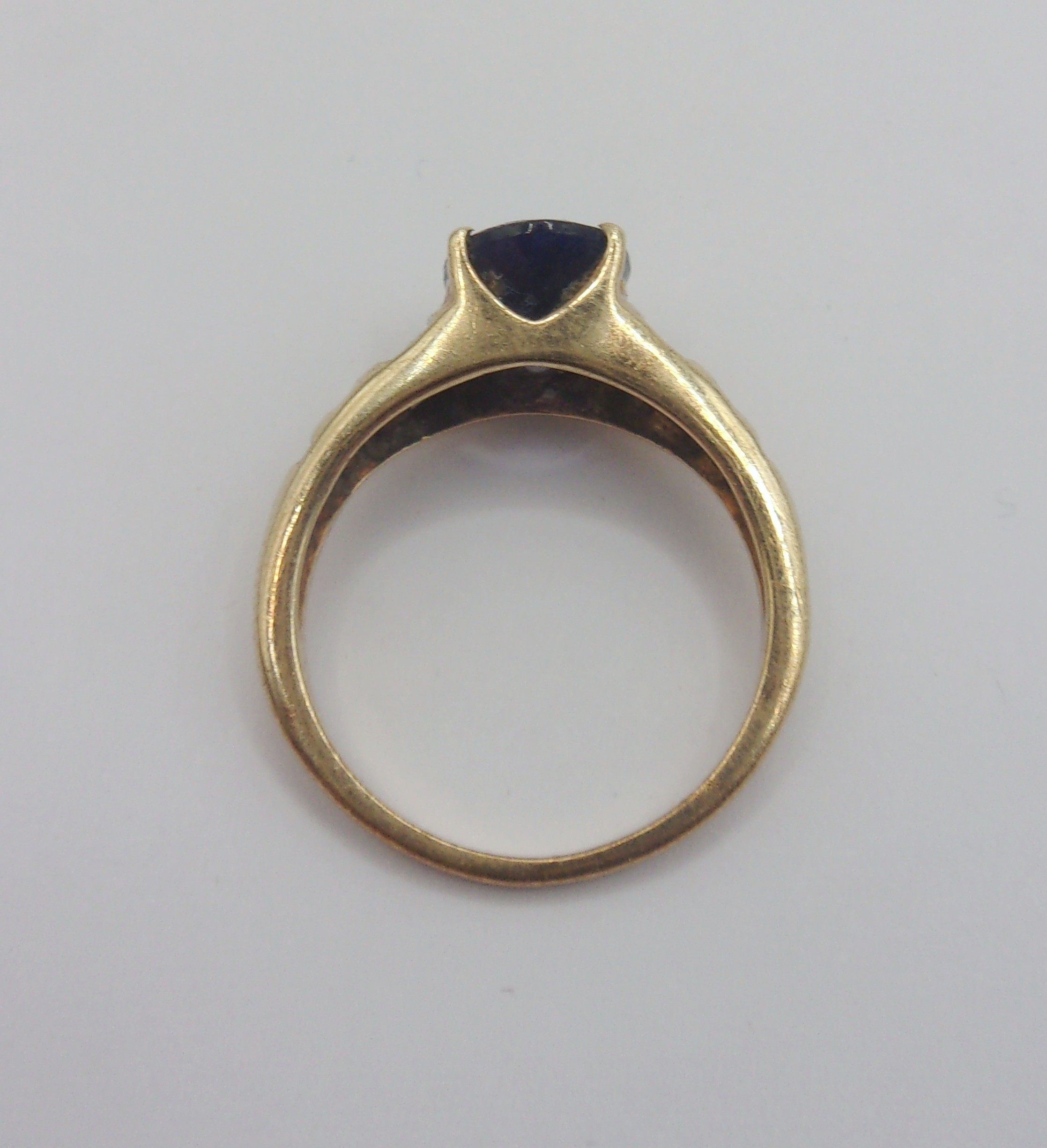 9ct Yellow Gold Aquamarine & Diamond Ring UK Size K US 5 ¼ - Image 6