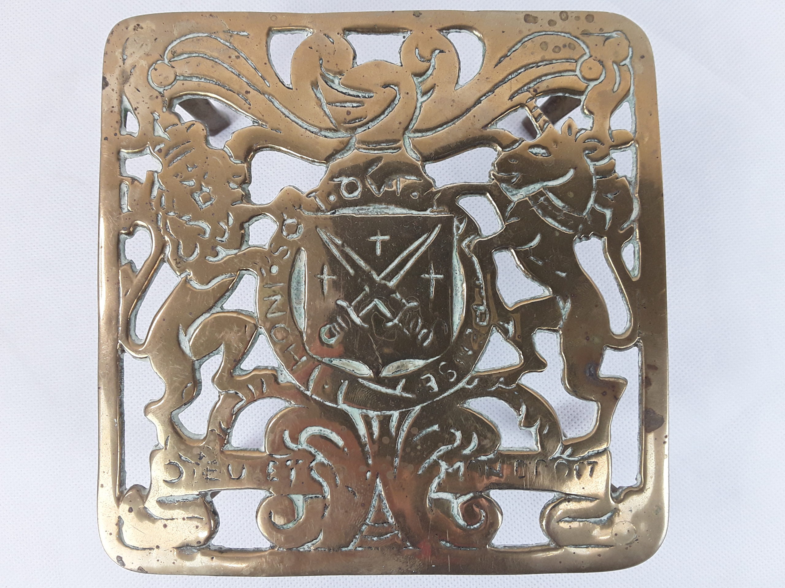 Victorian Royal Coat of Arms Brass Trivet - Image 3