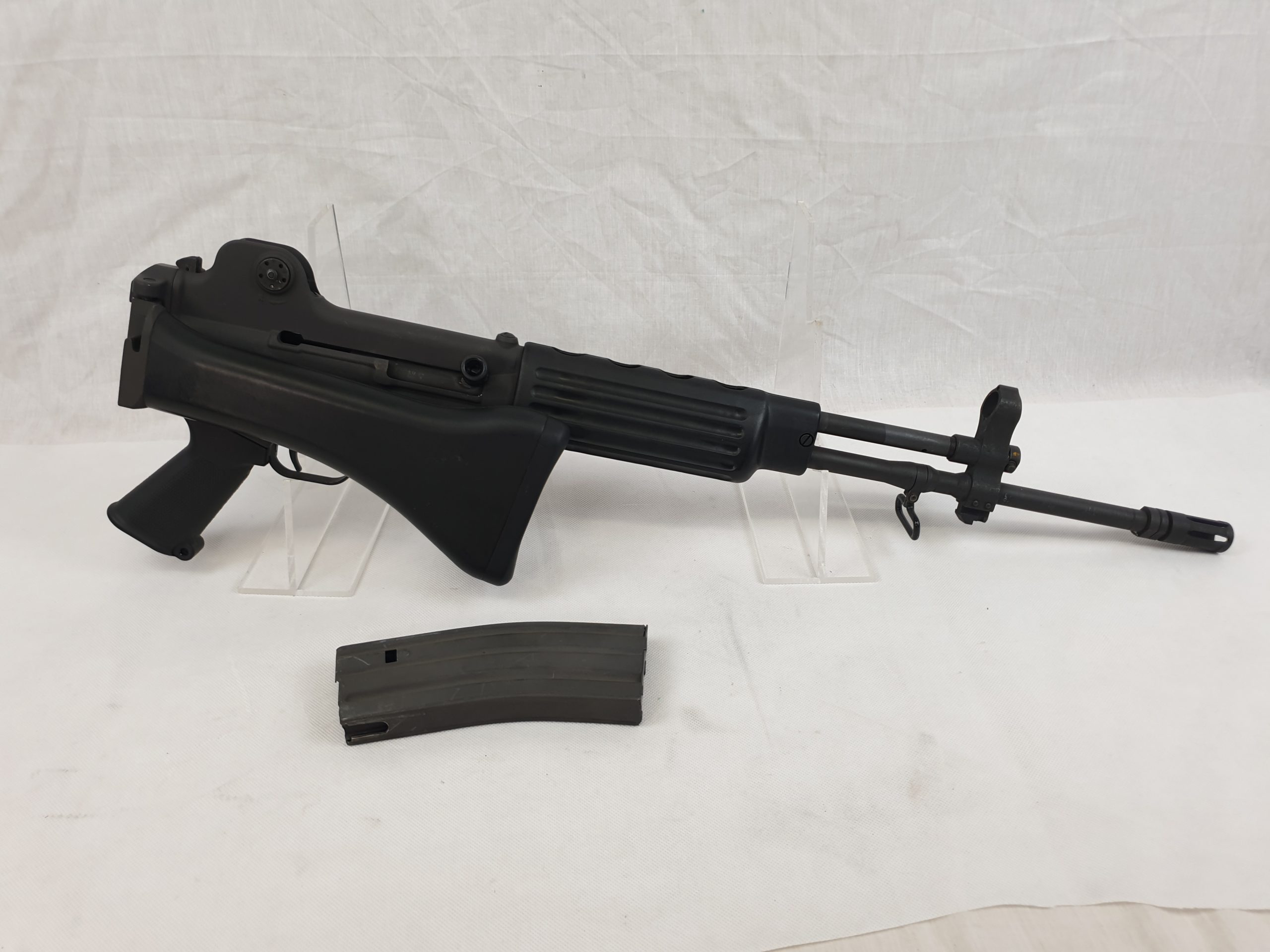 K2 South Korean Daewoo Assault Rifle Cal. 5.56mm NATO - Deactivated - Image 10