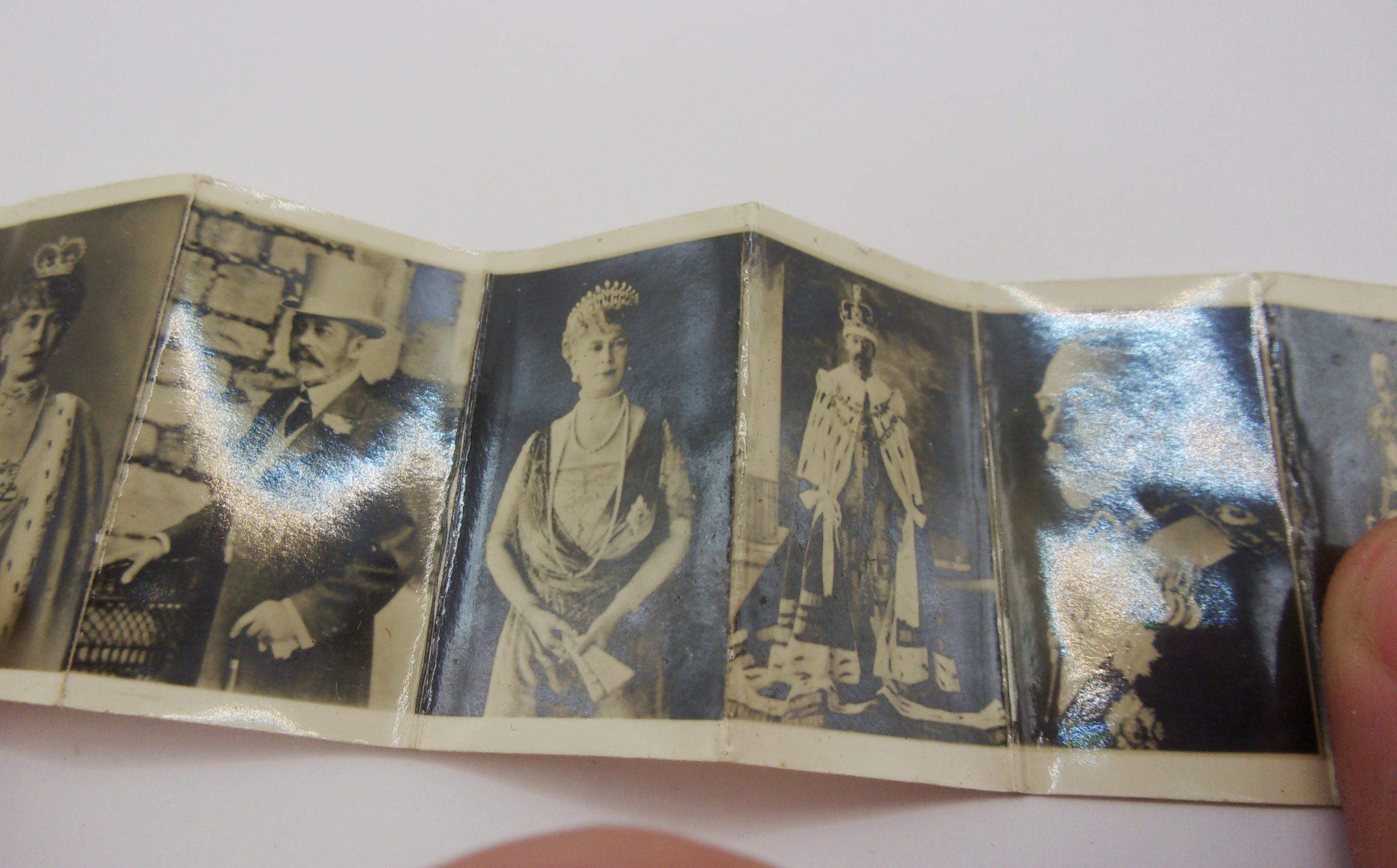 King George V Silver Jubilee 1937 Miniature Souvenir Glass Book - Image 7