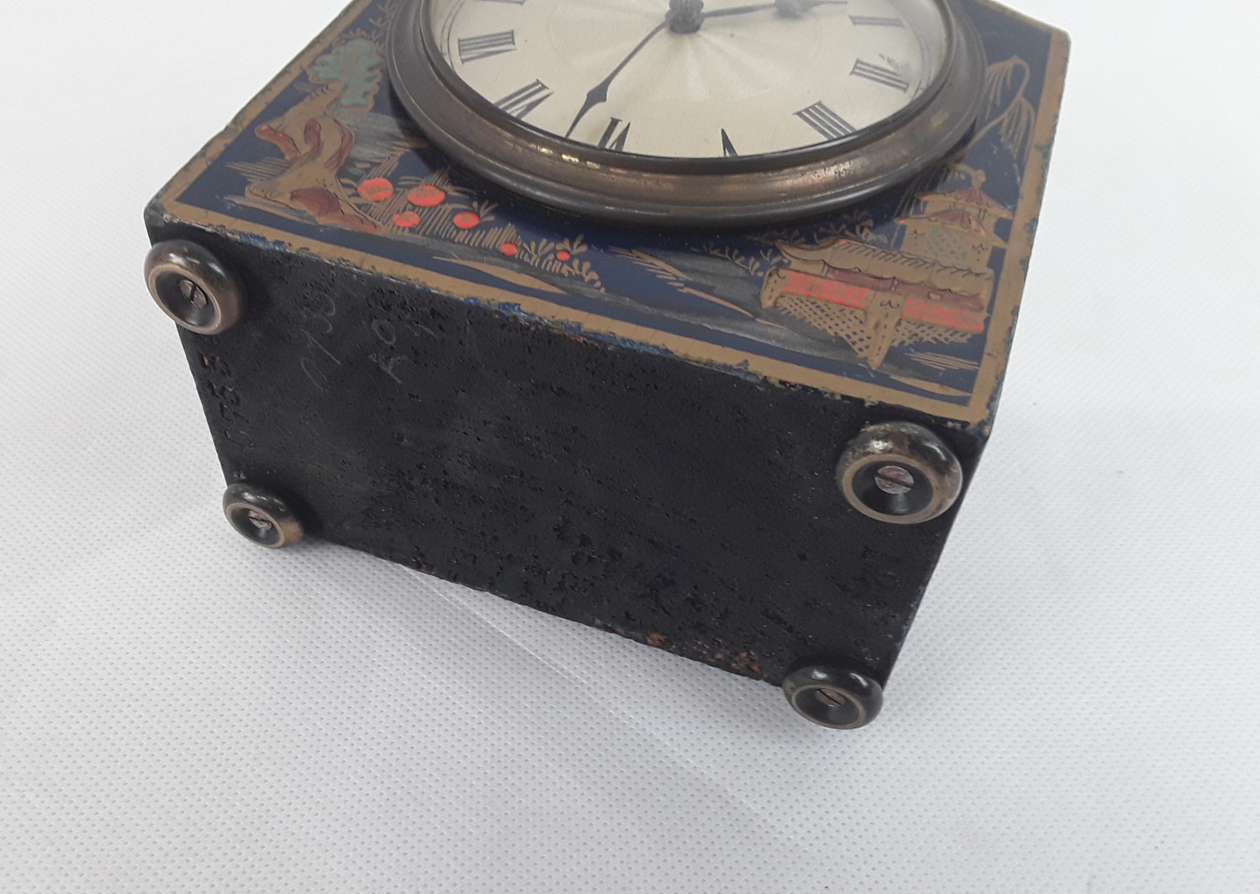 Late Victorian Japanned Small Bracket Clock In Good Working Order - Image 4