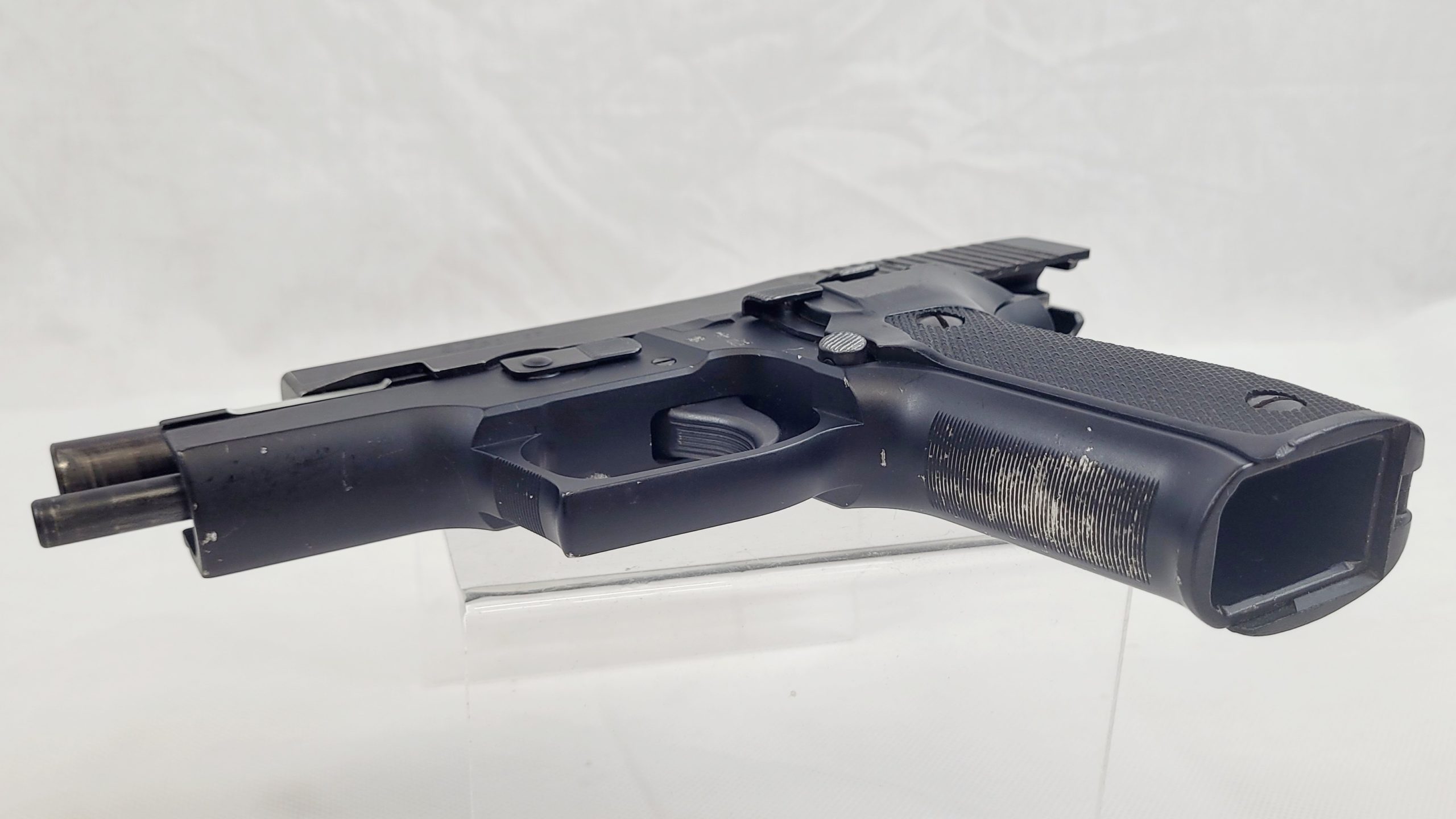 Sig Sauer P226 Automatic Pistol With Spare Magazine - Image 6