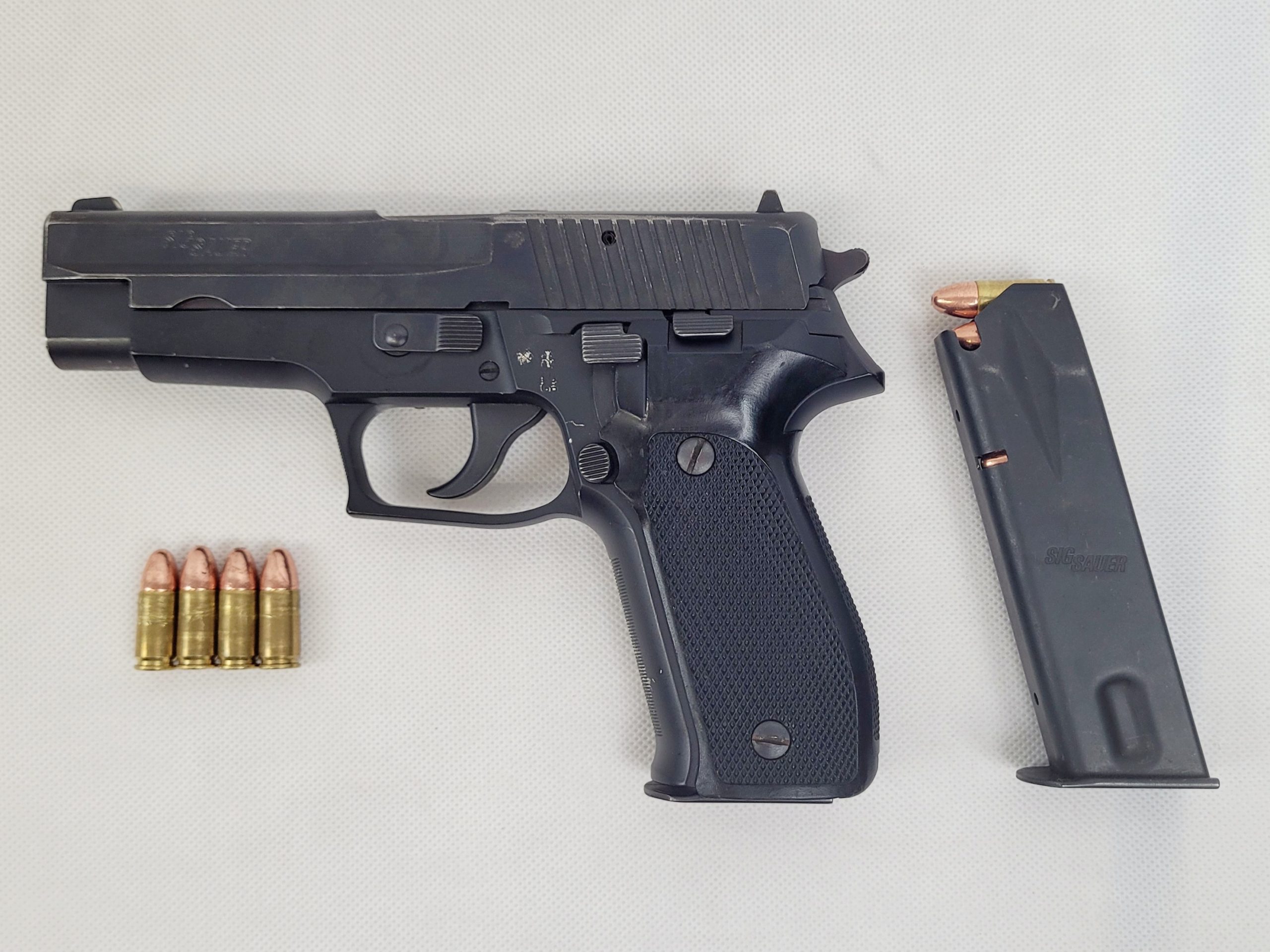 Sig Sauer P226 Automatic Pistol With Spare Magazine - Image 2