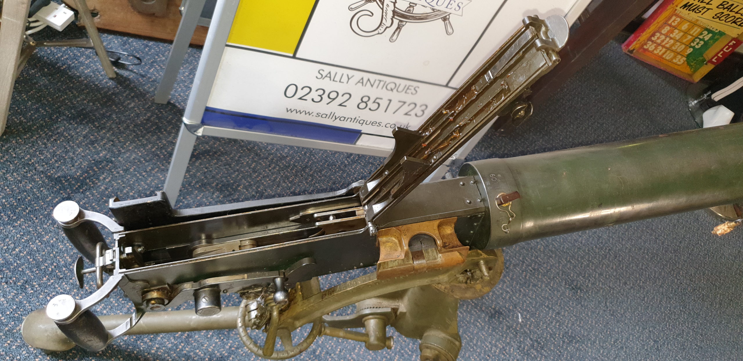 WW2 Era Vickers .303 Machine gun And 1942 Dated Tripod And Ammo Box And Belt - Image 7