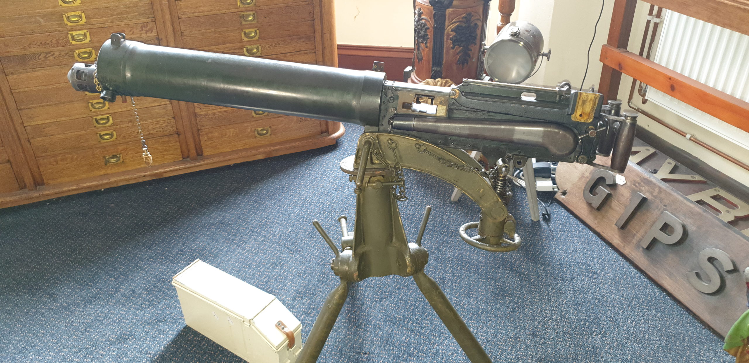 WW2 Era Vickers .303 Machine gun And 1942 Dated Tripod And Ammo Box And Belt - Image 4