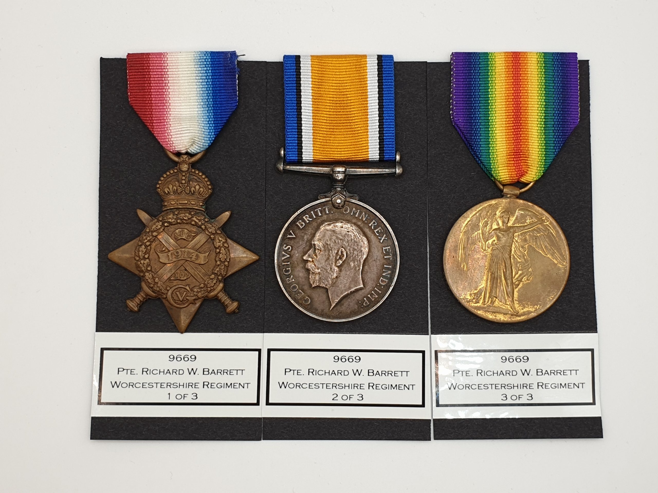 WW1 1914 Mons Star Medal Trio to 9669 Pte. Richard W. Barrett Worcestershire Regiment