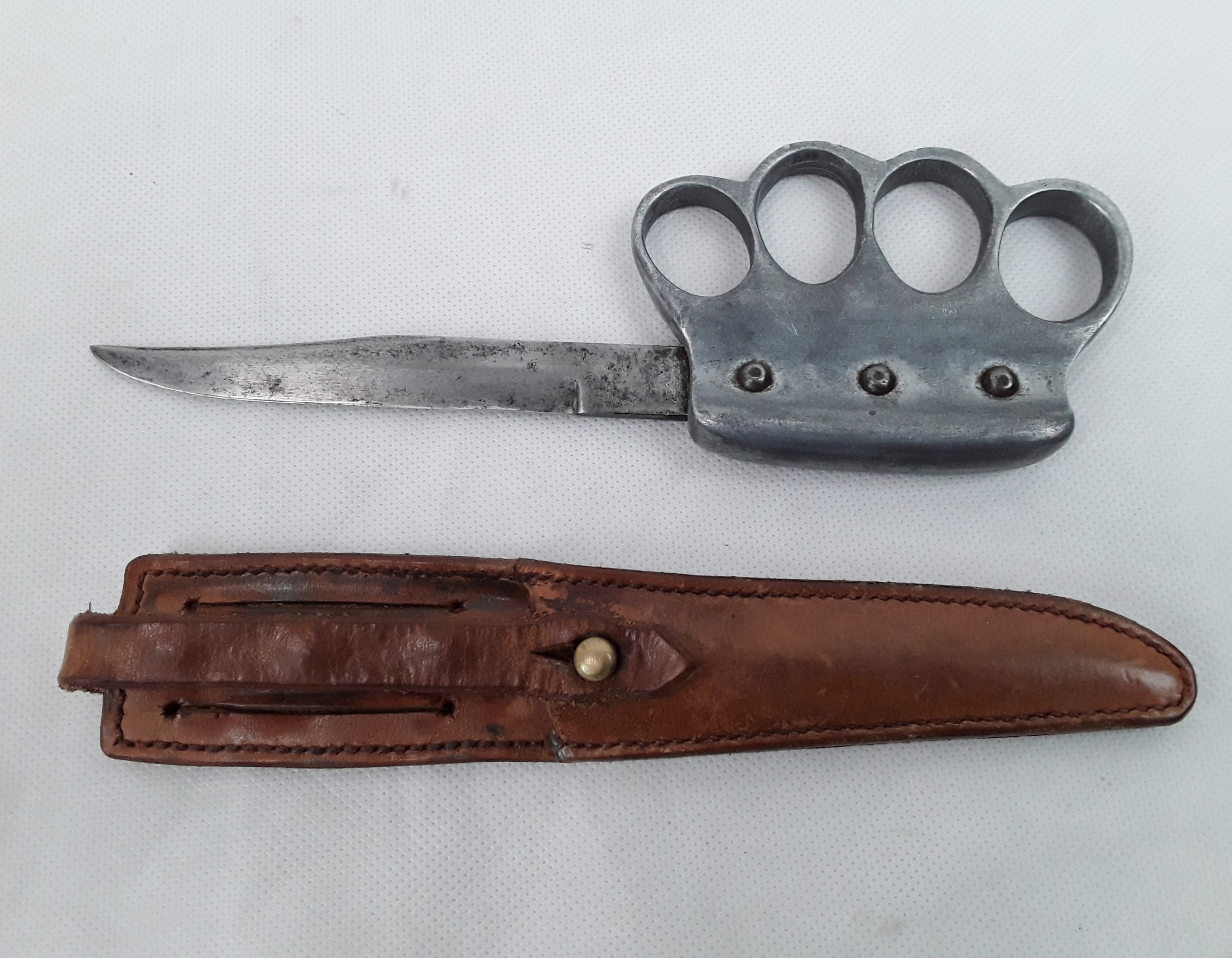 WW1 Trench Knuckle Duster Knife By Clements With Its Original Scabbard - Image 2