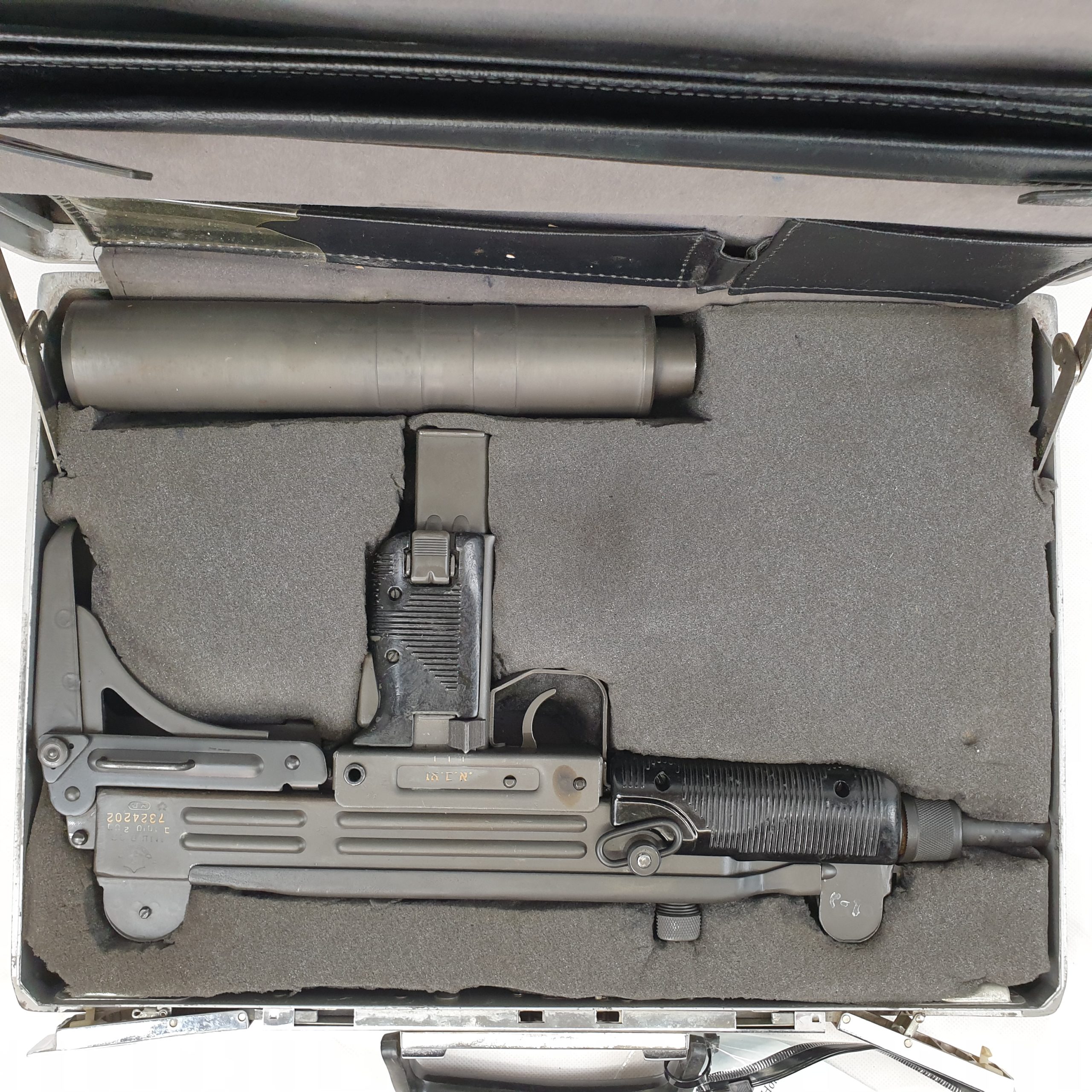 c1980 Secret Service Suppressed UZI SMG Fitted in Samsonite Brief Case - Image 2