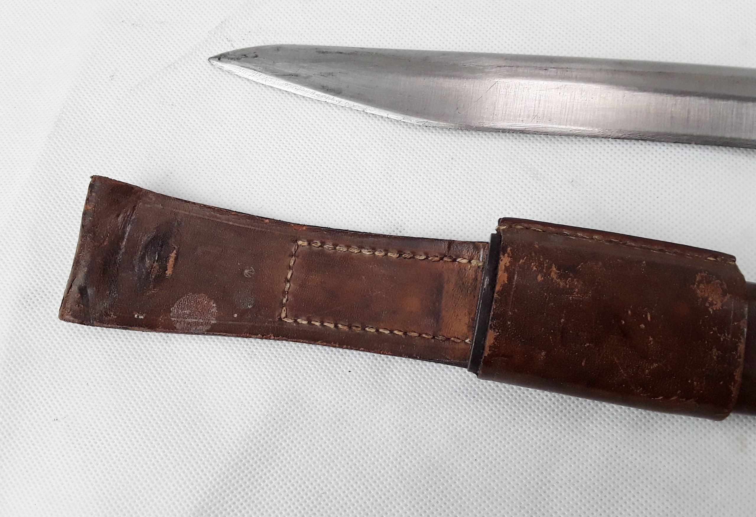 1915 Ross Rifle Bayonet And Scabbard - Image 14
