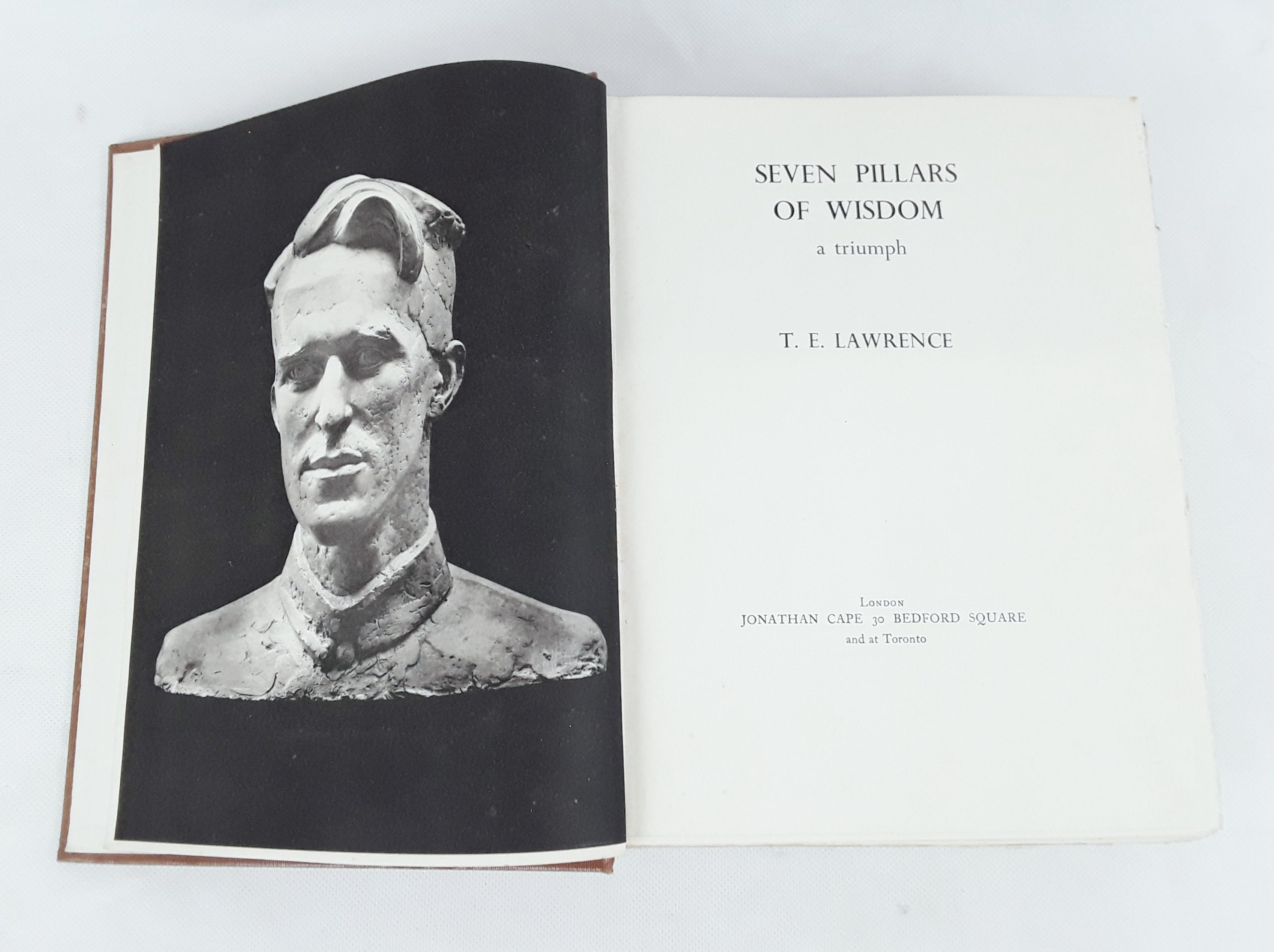 1st Public Edition Of T. E. Lawrence Seven Pillars Of Wisdom Published By Jonathan Cape In 1935 - Image 7
